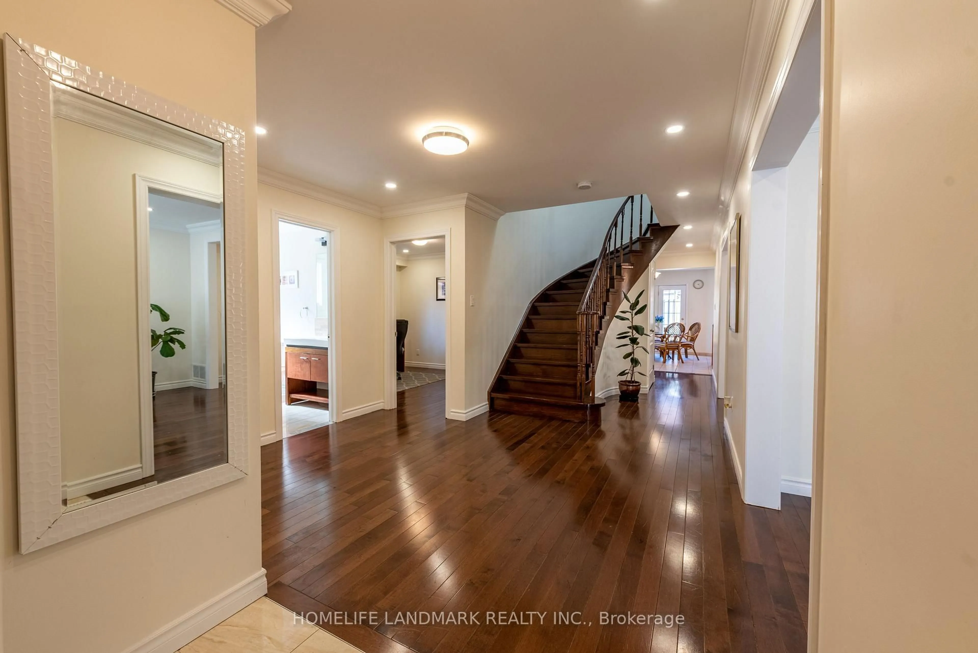 Indoor entryway for 537 Raymerville Dr, Markham Ontario L3P 6G3