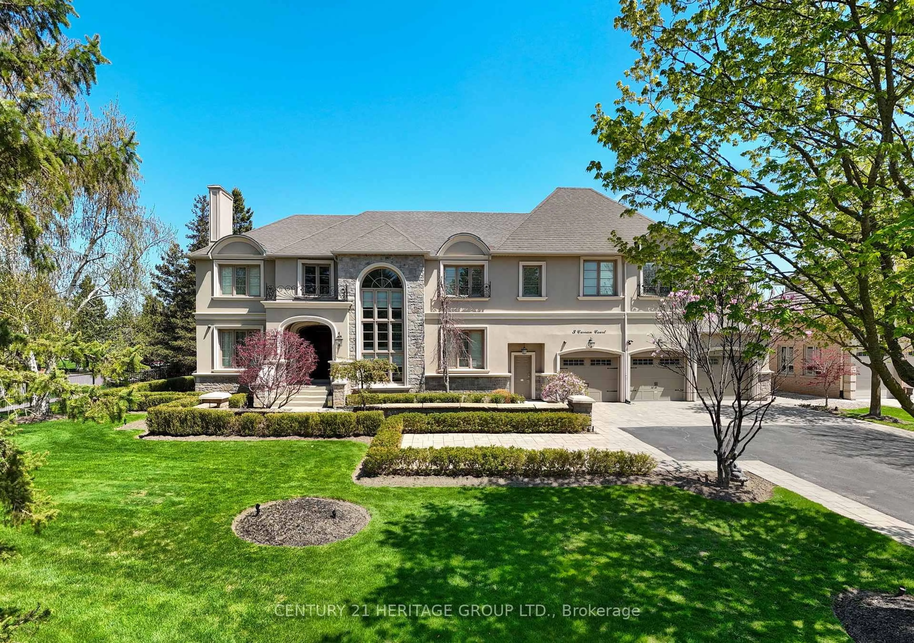 Home with brick exterior material, street for 3 Curran Crt, King Ontario L7B 1B4