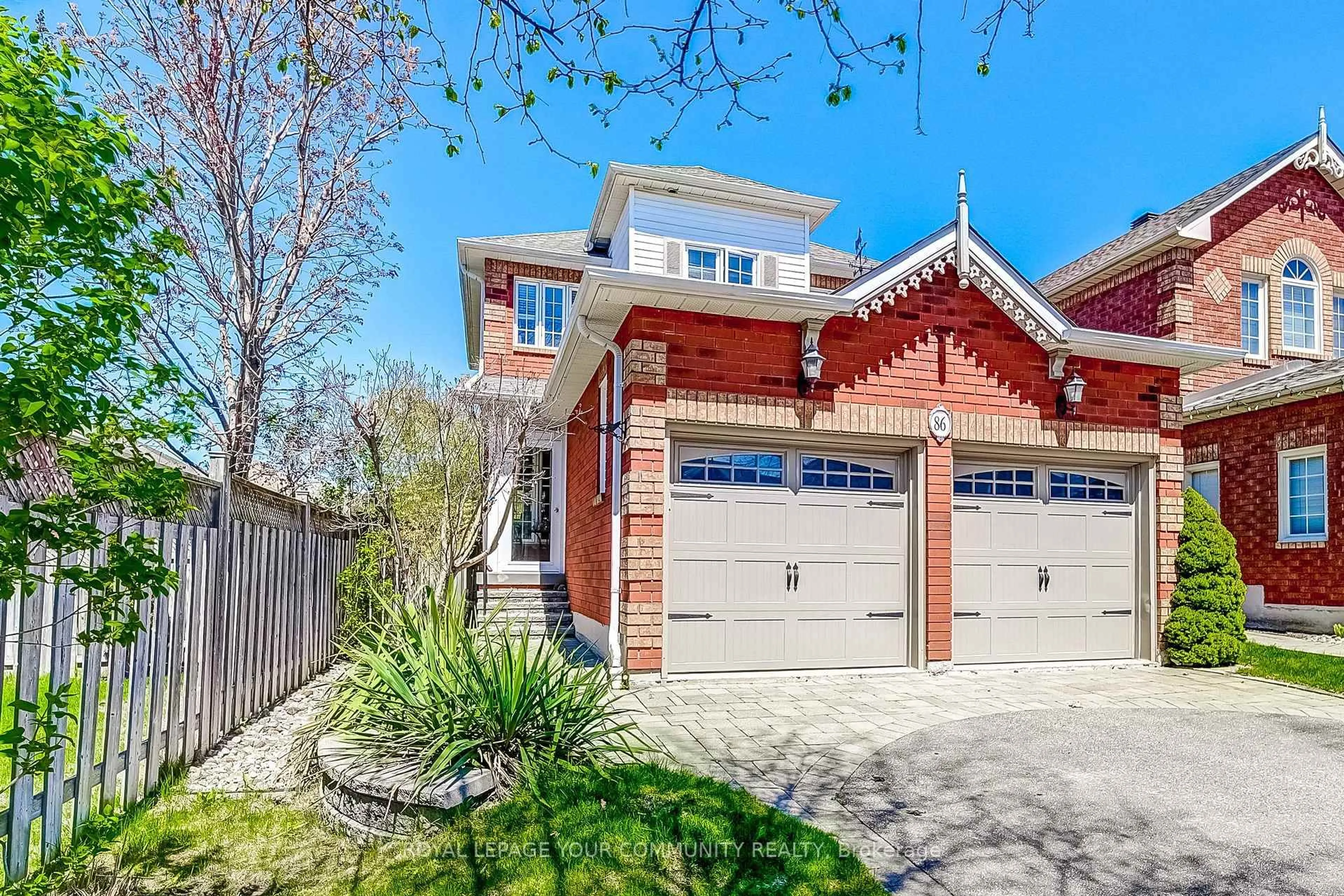 Home with brick exterior material, street for 86 Downey Circ, Aurora Ontario L4G 7E8