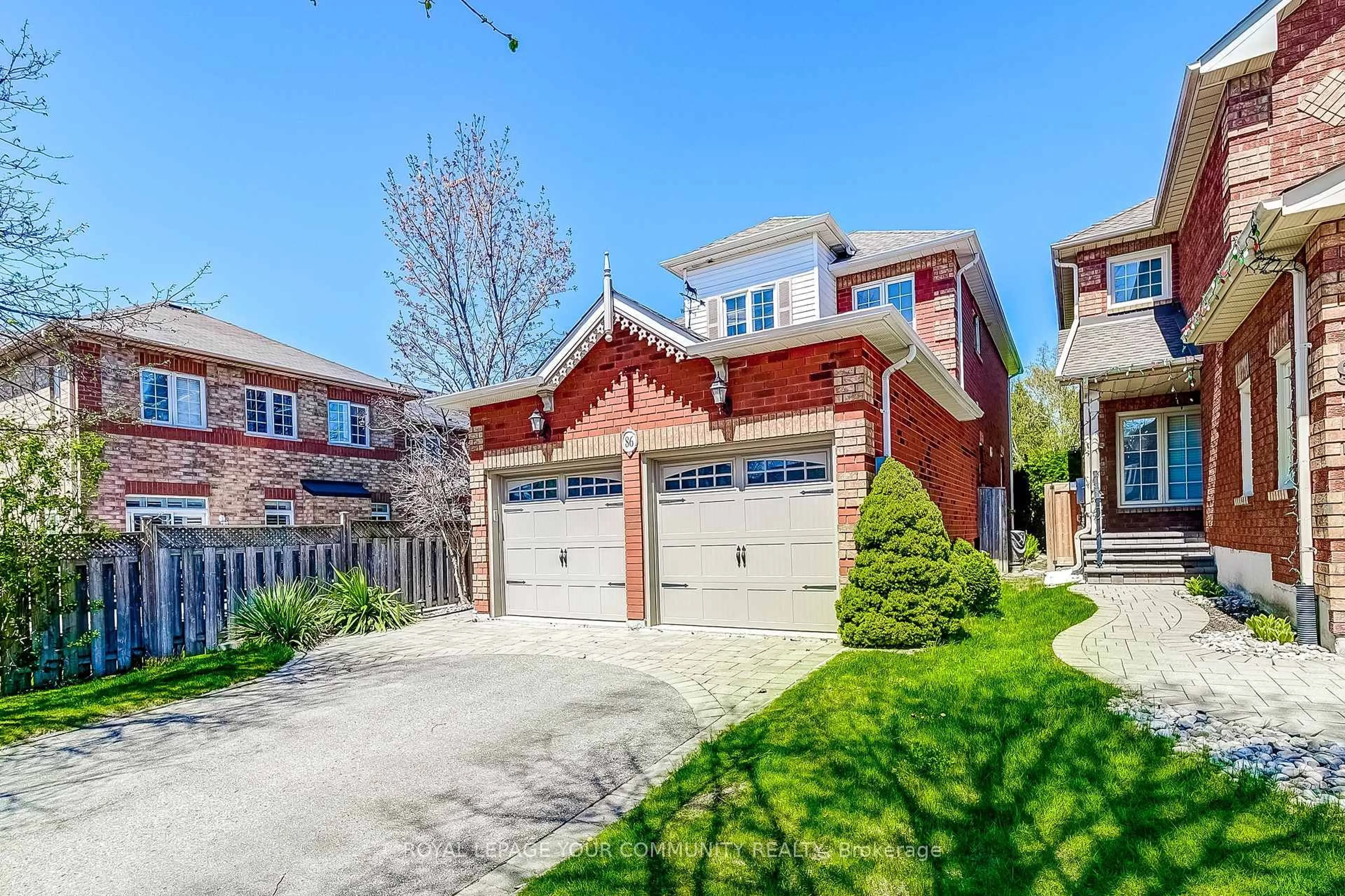 Home with brick exterior material, street for 86 Downey Circ, Aurora Ontario L4G 7E8
