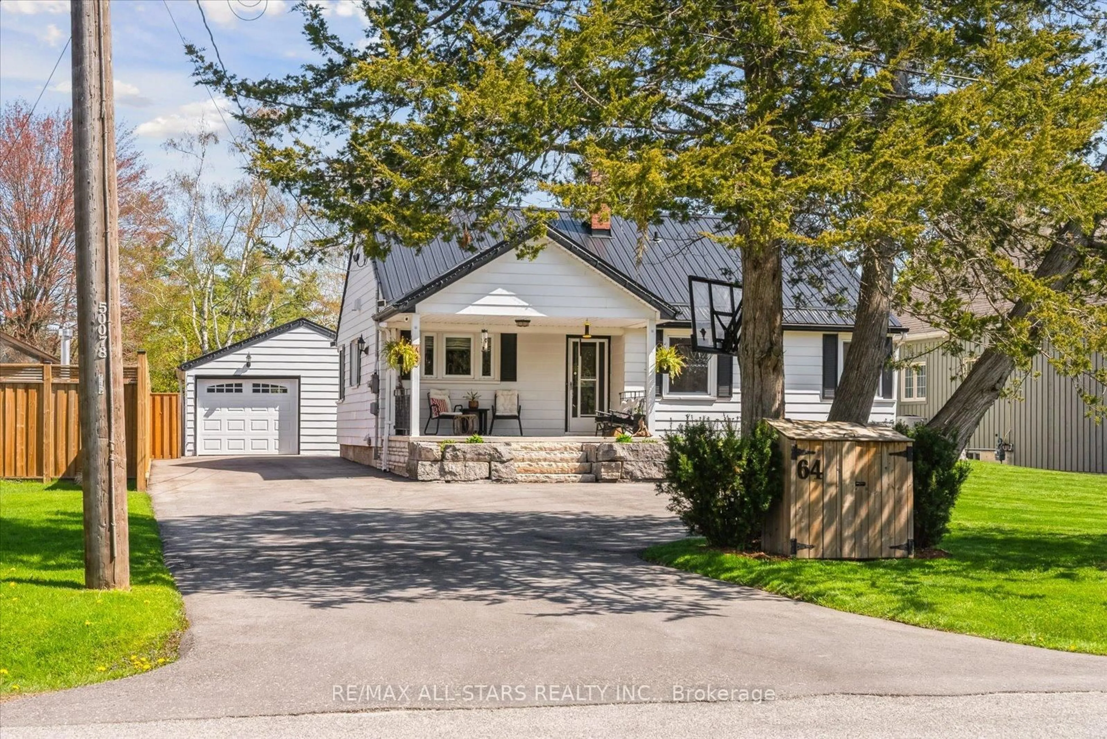 Home with brick exterior material, street for 64 Golfview Cres, Georgina Ontario L0E 1R0