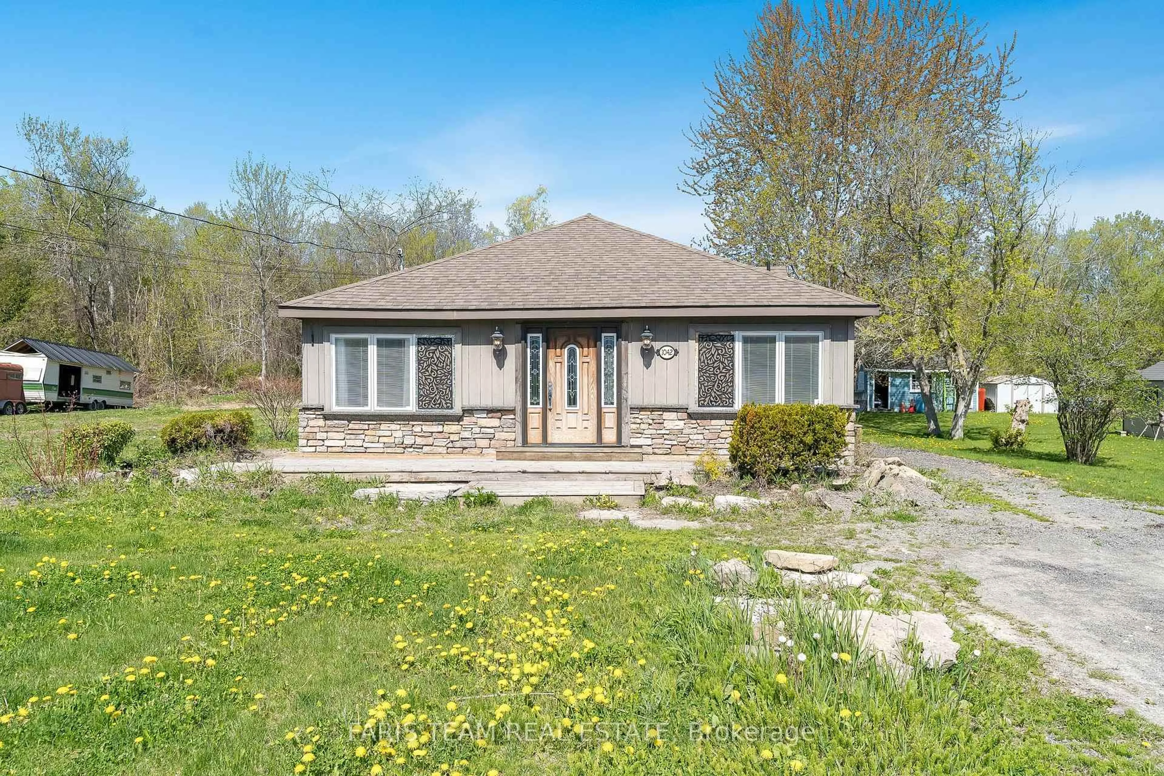 Unknown for 1042 Cameron St, Innisfil Ontario L0L 1C0