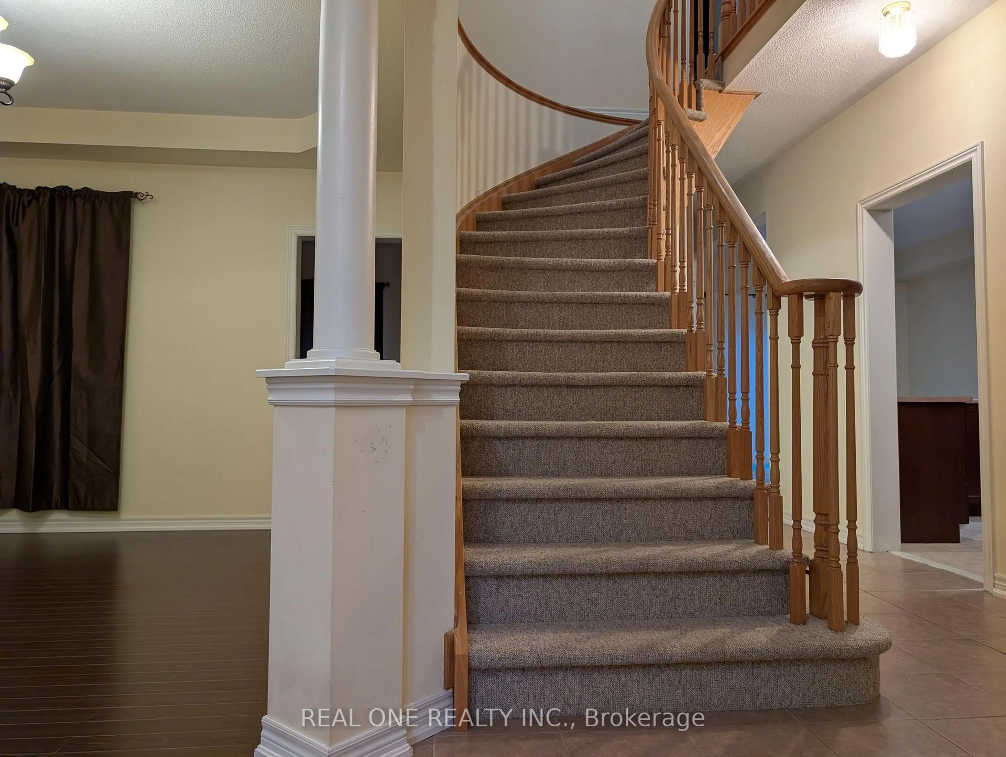 Stairs for 6 Terrell Ave, Georgina Ontario L4P 0C8