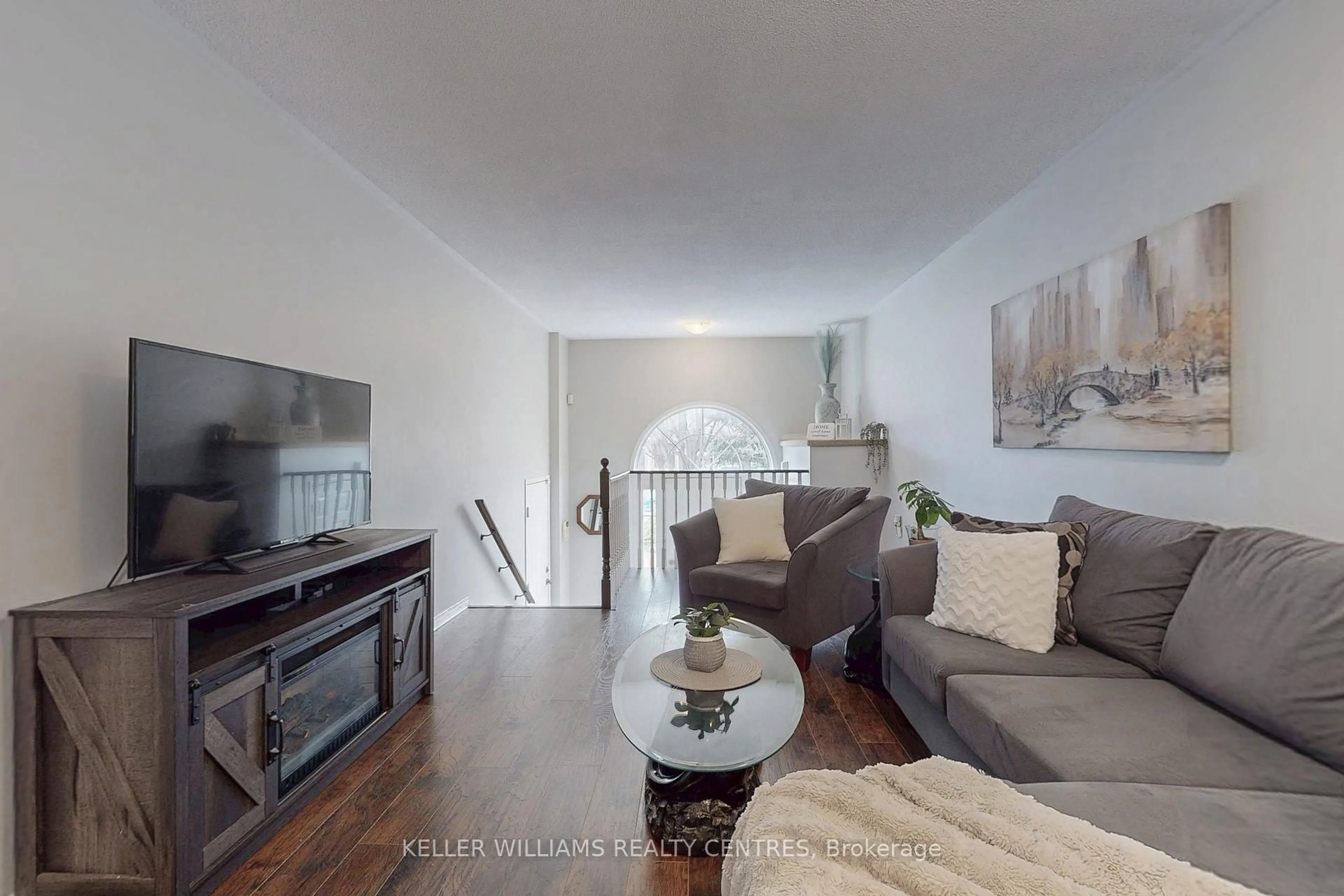 Living room with furniture, unknown for 78 Clearmeadow Blvd, Newmarket Ontario L3X 2M6