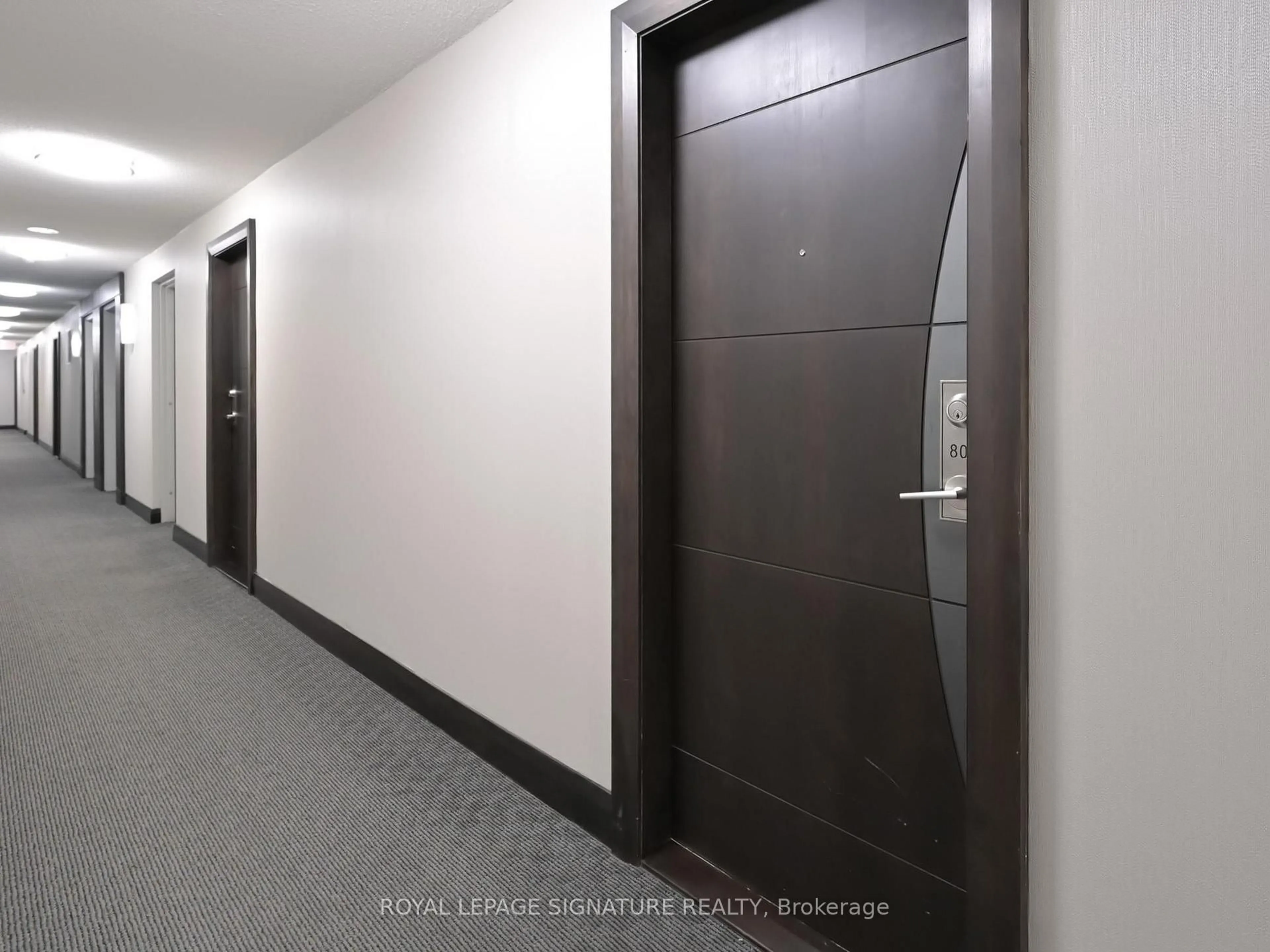 Indoor foyer for 73 King William Cres #802, Richmond Hill Ontario L4B 0C2
