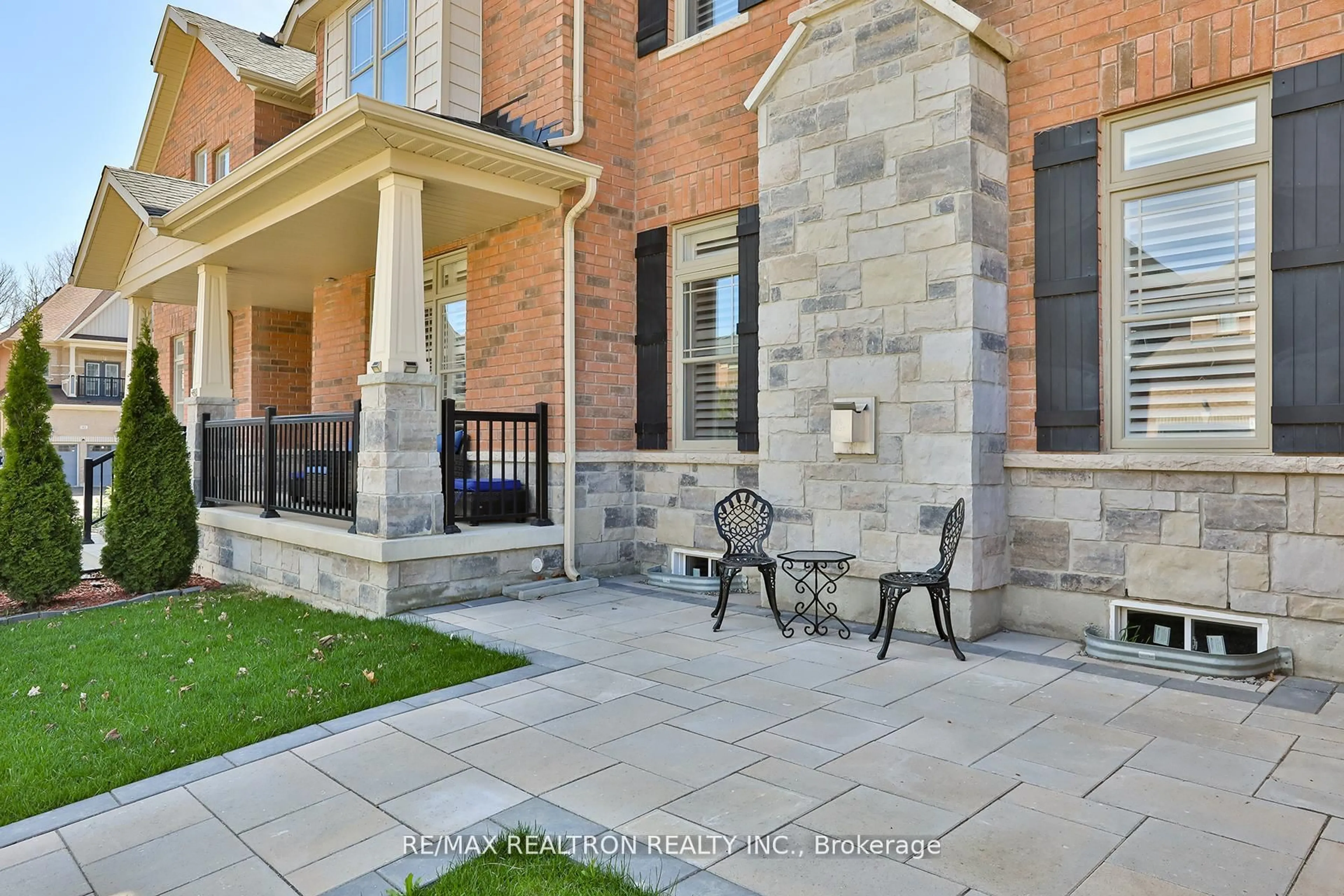Unknown for 42 Manor Hampton St, East Gwillimbury Ontario L9N 0P9