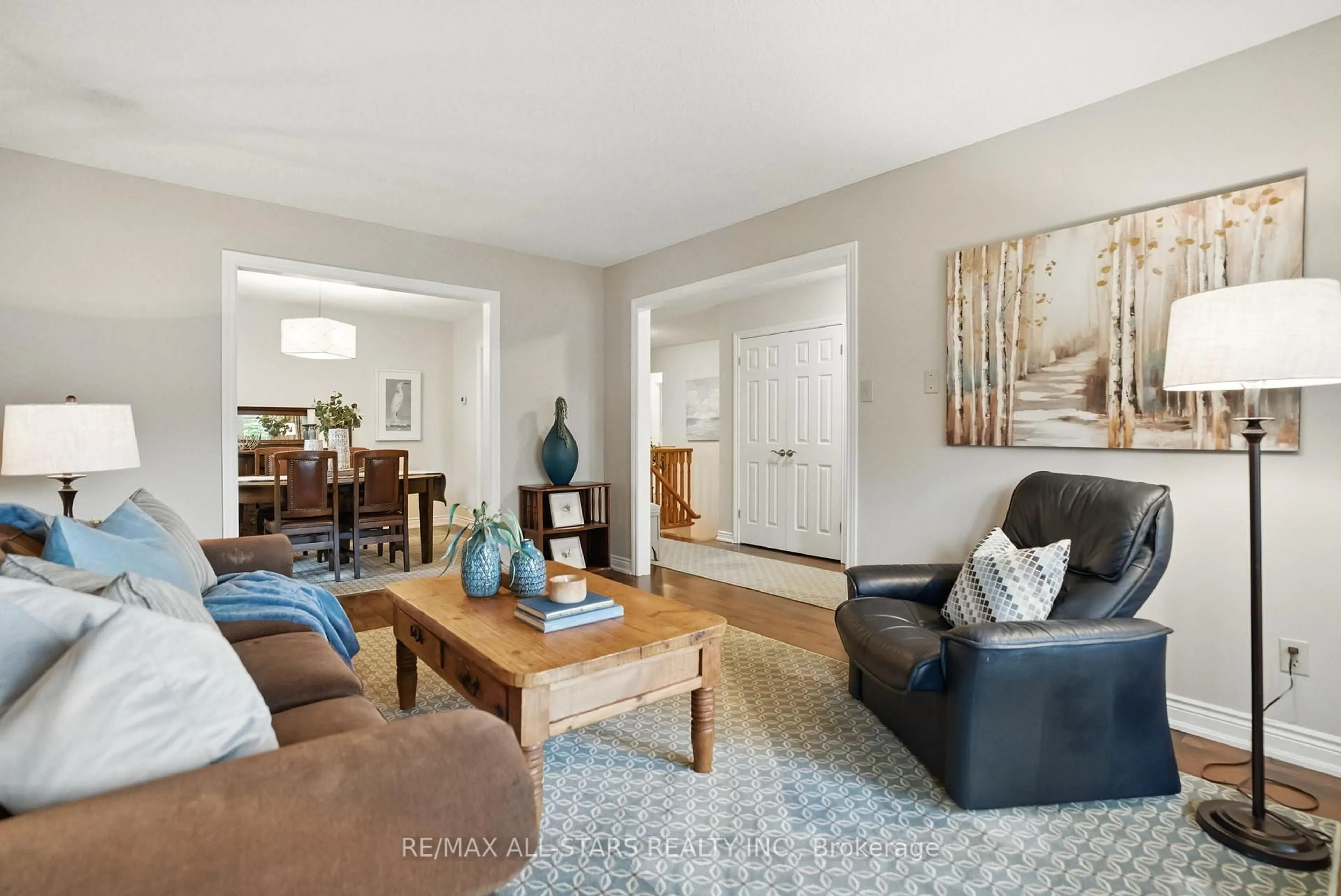 Living room with furniture, unknown for 15 St Johns Crt, Uxbridge Ontario L9P 1M3