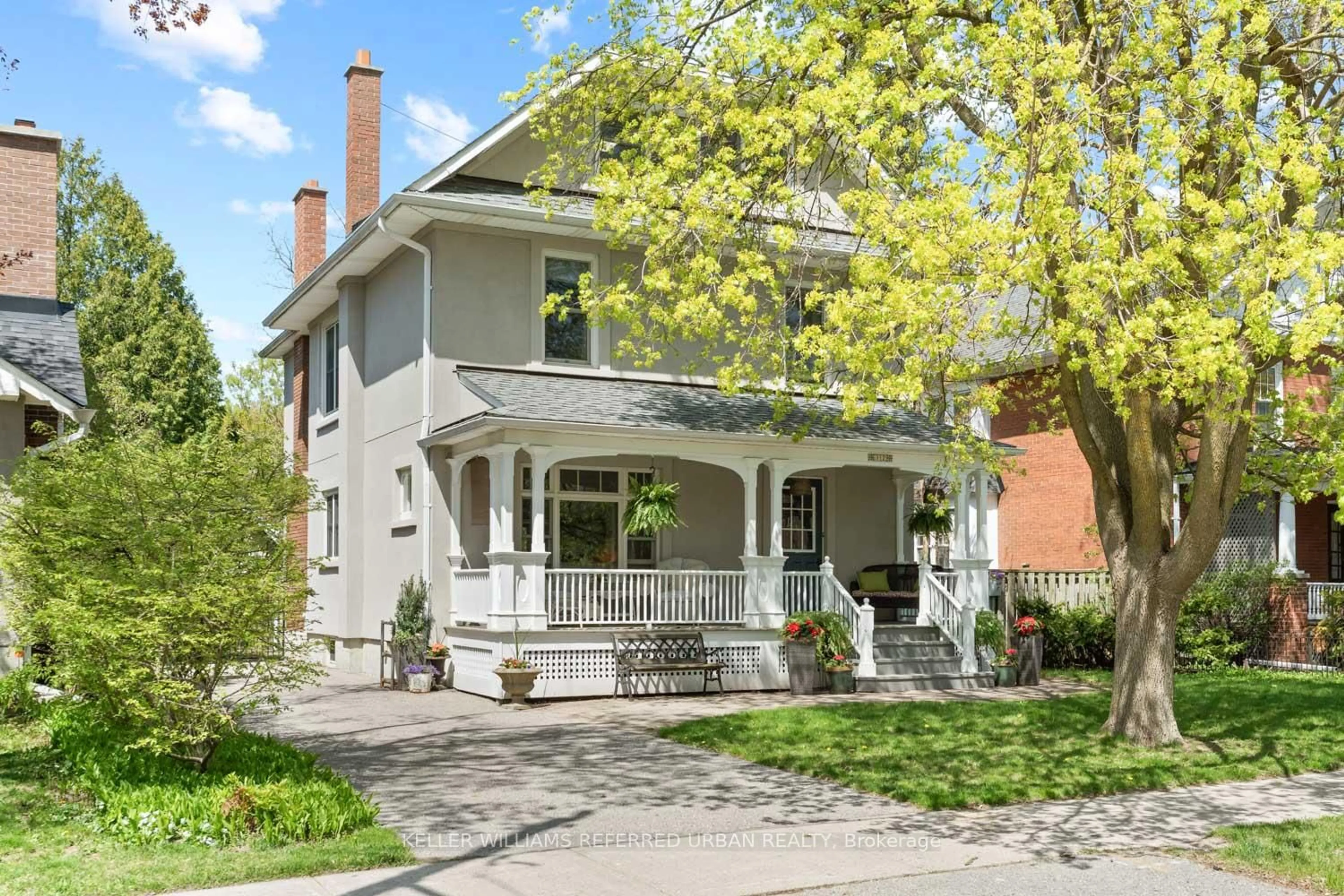 Home with brick exterior material, street for 72 Connaught Ave, Aurora Ontario L4G 1C7