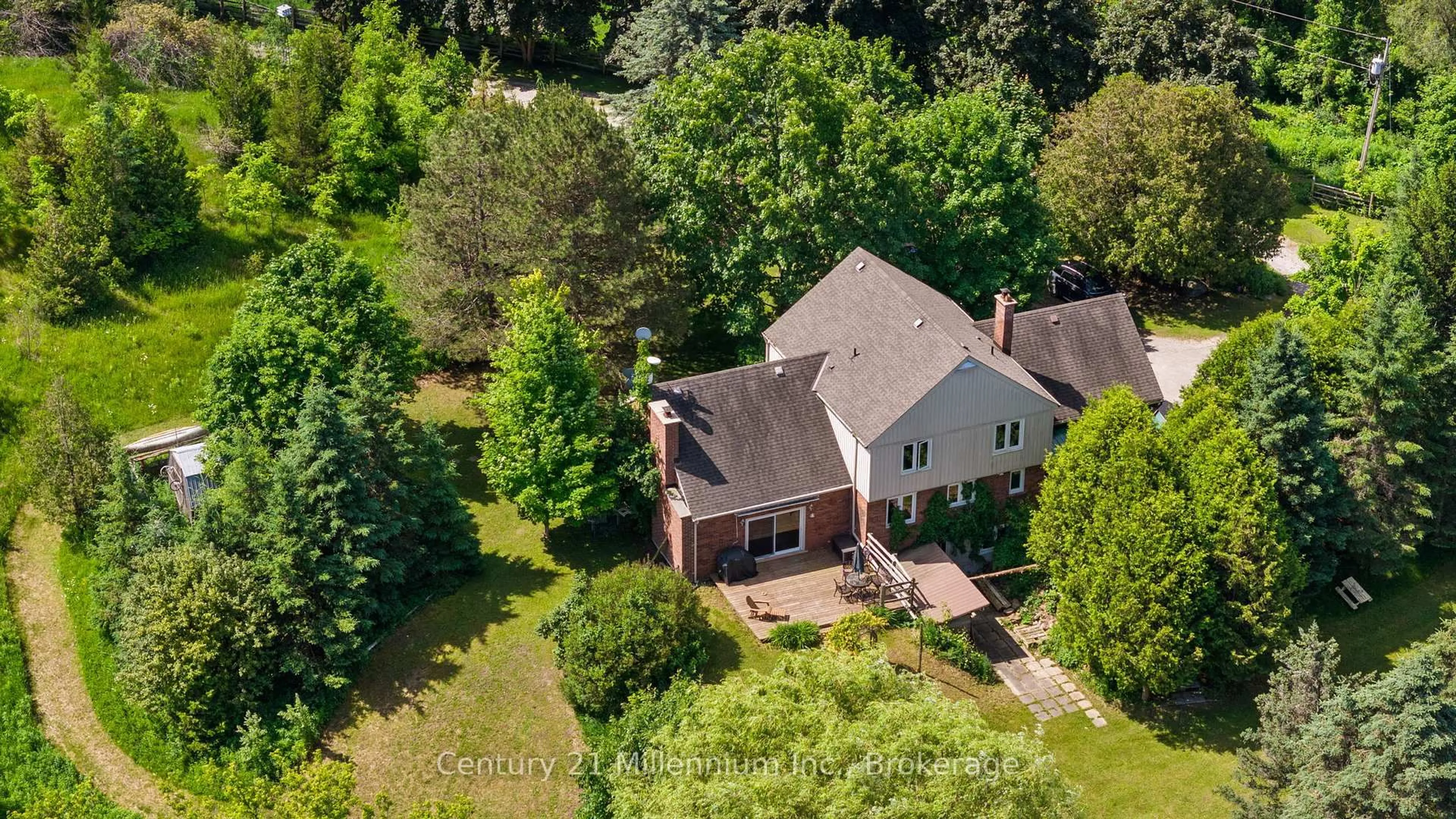 A pic from outside/outdoor area/front of a property/back of a property/a pic from drone, street for 3628 Line 12, Bradford West Gwillimbury Ontario L0L 1L0