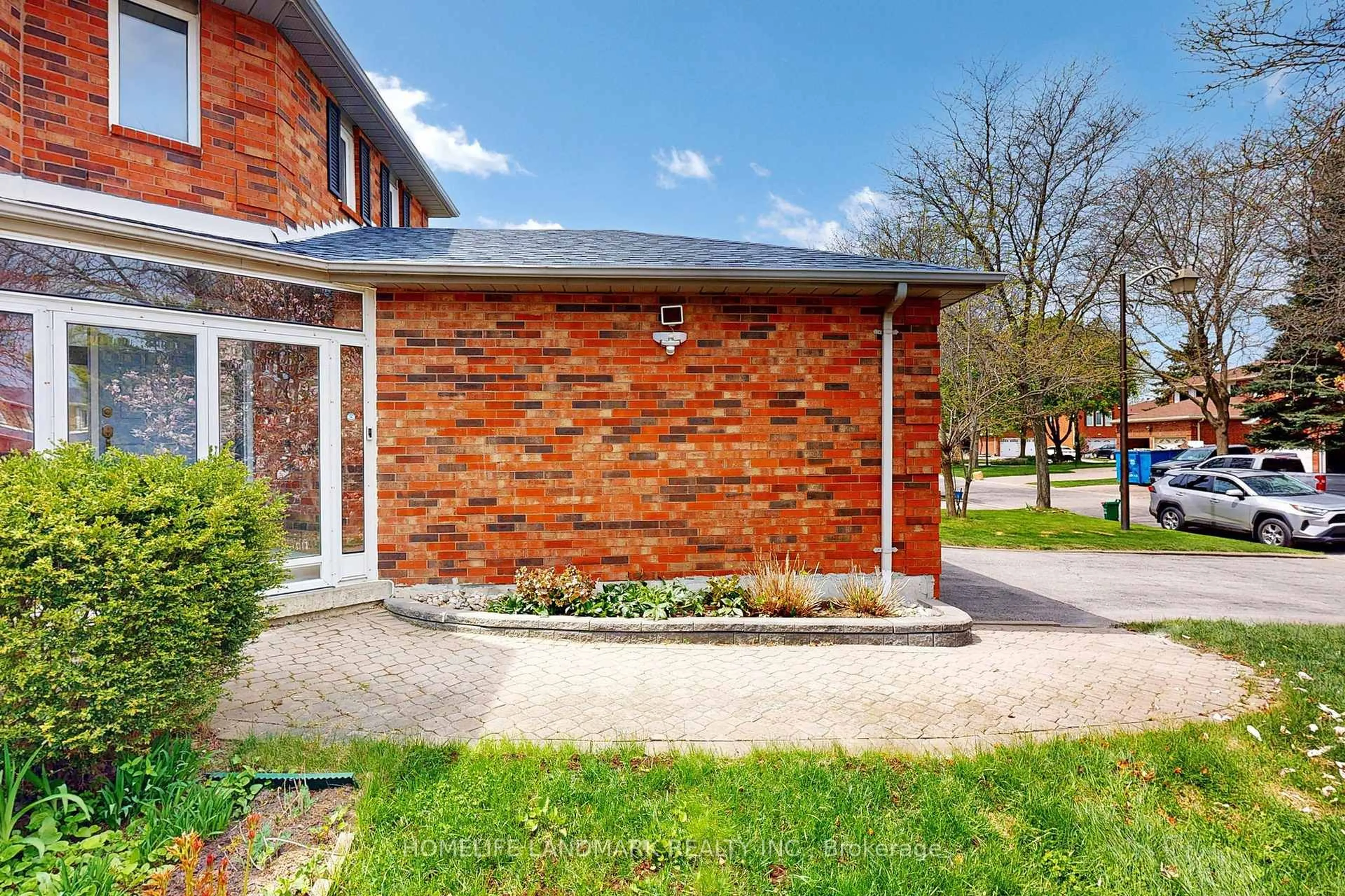Home with brick exterior material, building for 7 Lancashire Rd, Markham Ontario L3R 8K9