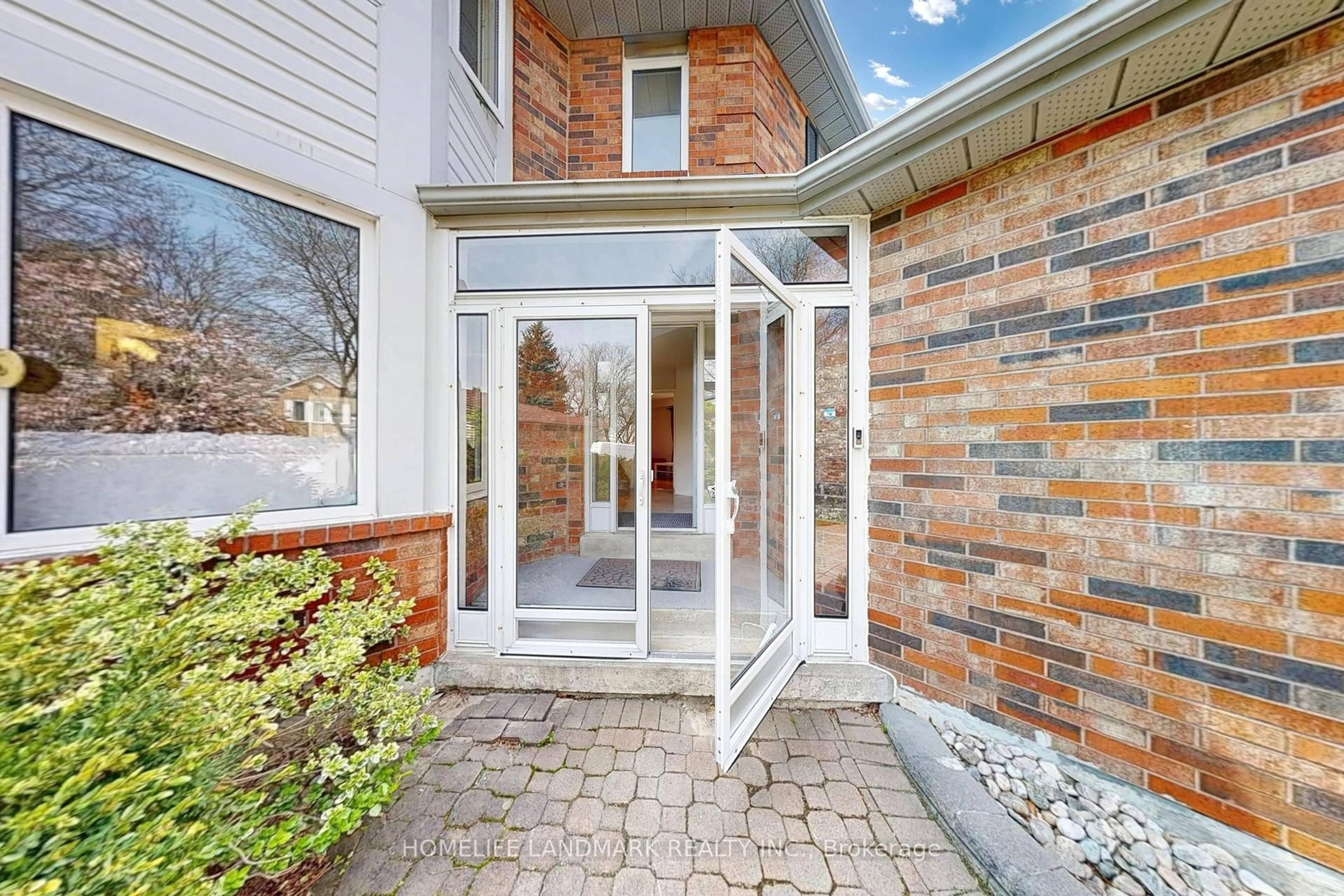Unknown for 7 Lancashire Rd, Markham Ontario L3R 8K9