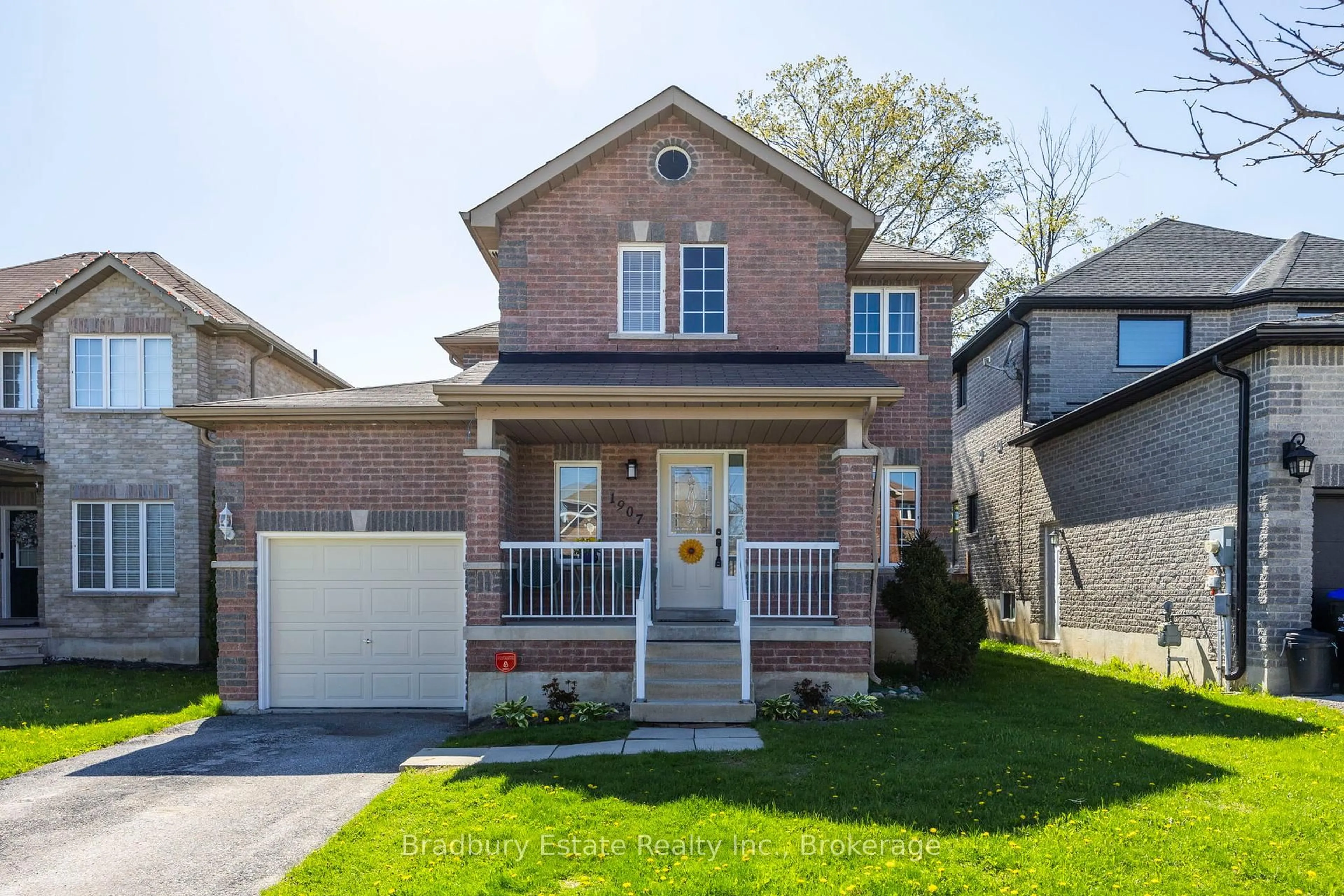Home with brick exterior material, street for 1907 Swan St, Innisfil Ontario L9S 0B3