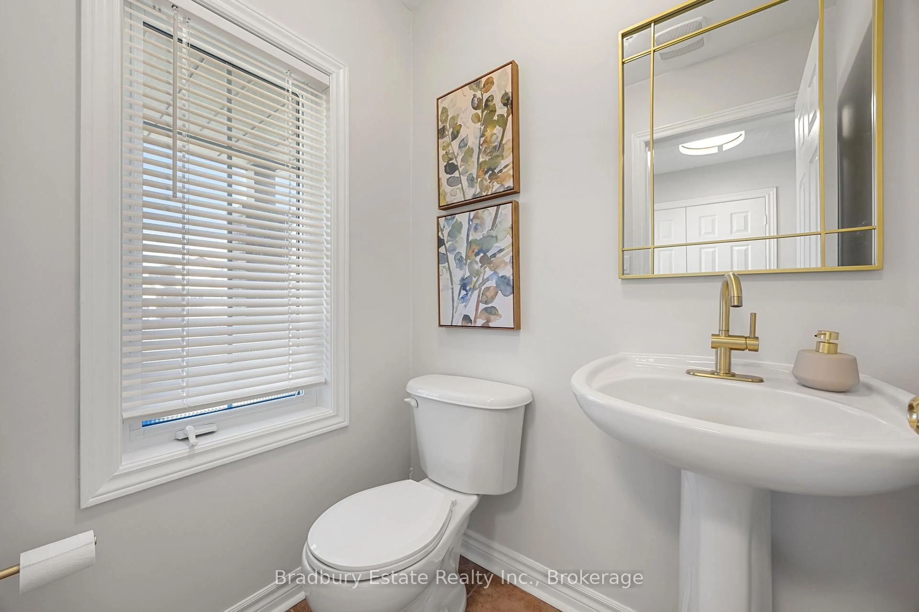 Standard bathroom, ceramic/tile floor for 1907 Swan St, Innisfil Ontario L9S 0B3