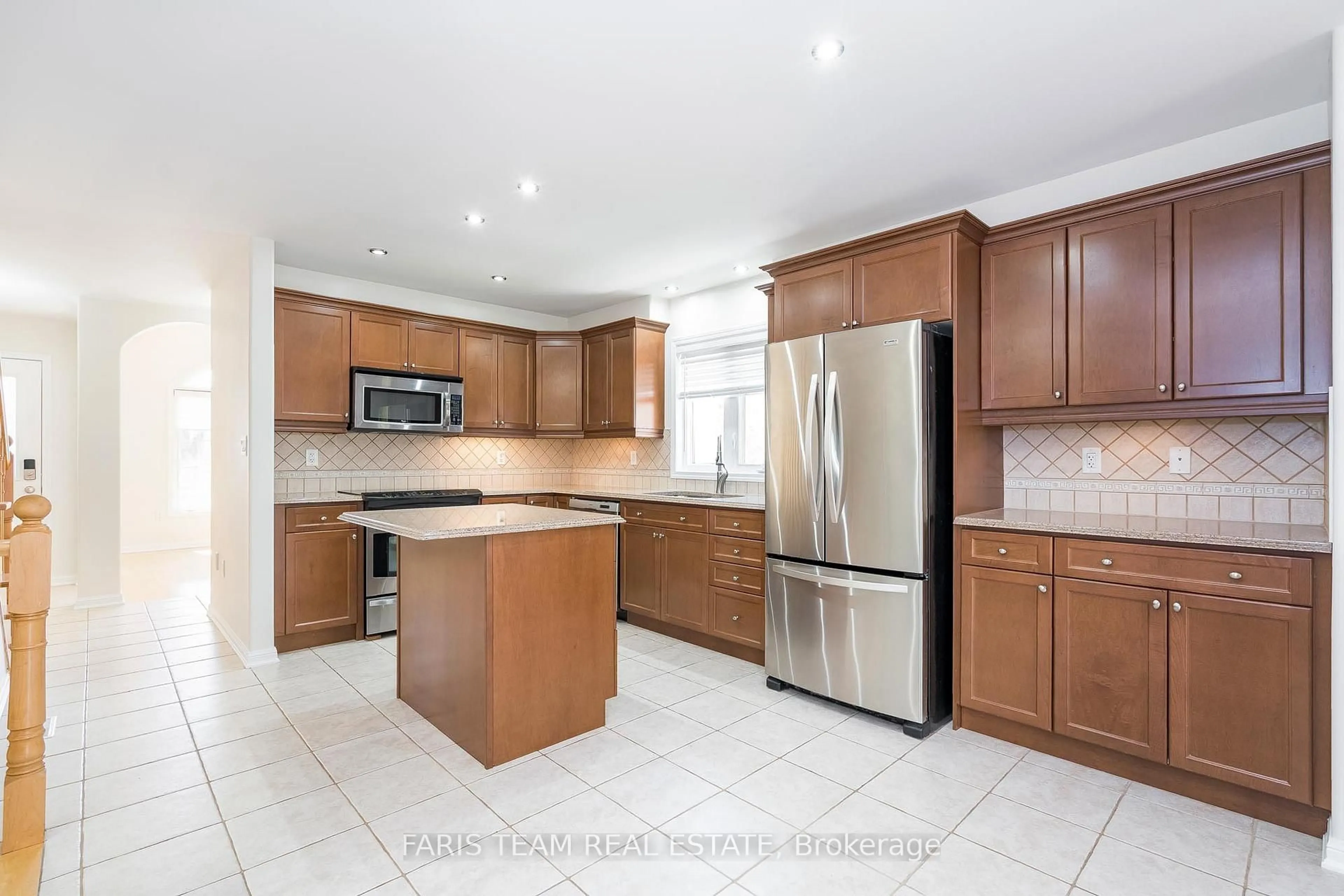 Unknown for 172 John W Taylor Ave, New Tecumseth Ontario L9R 0E4