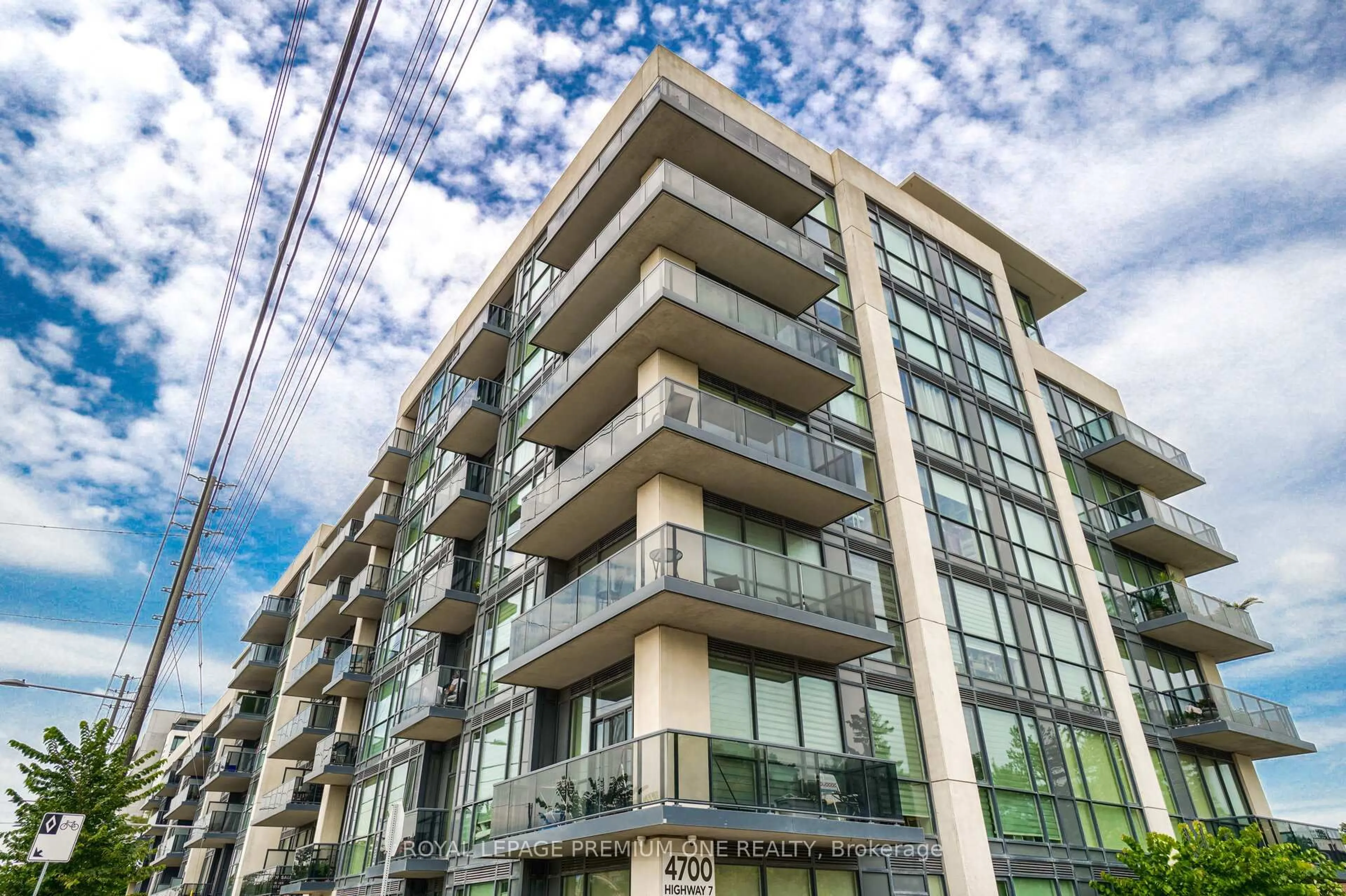 Patio, building for 4700 Highway 7 N/A #107, Vaughan Ontario L4L 0B4