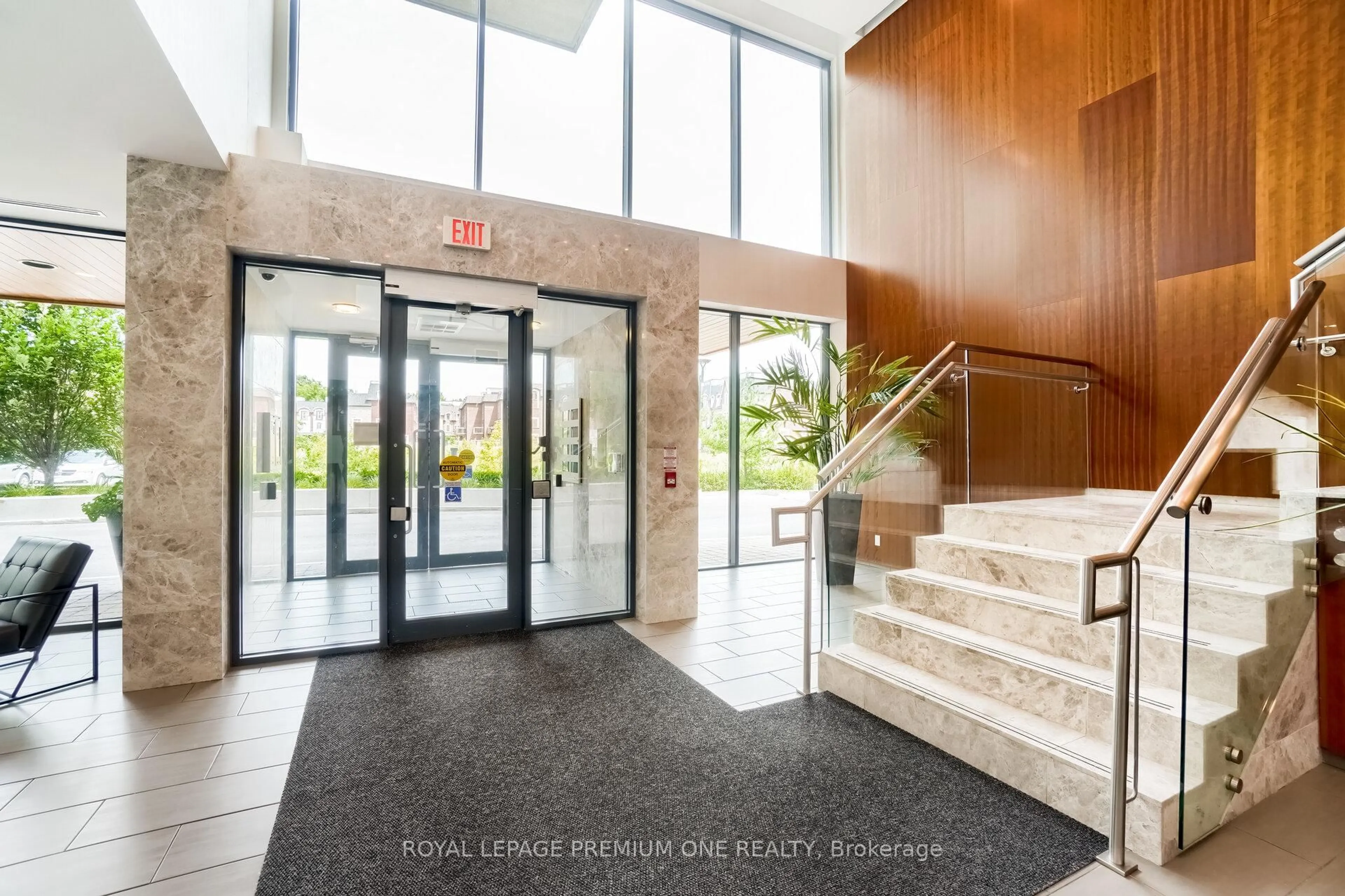 Indoor foyer for 4700 Highway 7 N/A #107, Vaughan Ontario L4L 0B4