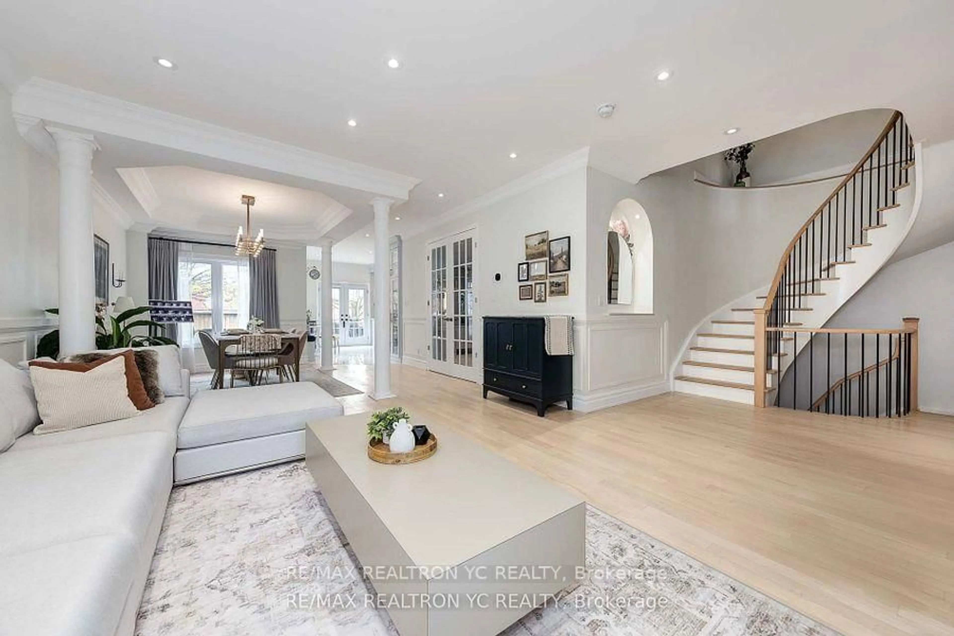 Living room with furniture, unknown for 125 Katerina Ave, Vaughan Ontario L4J 8H3