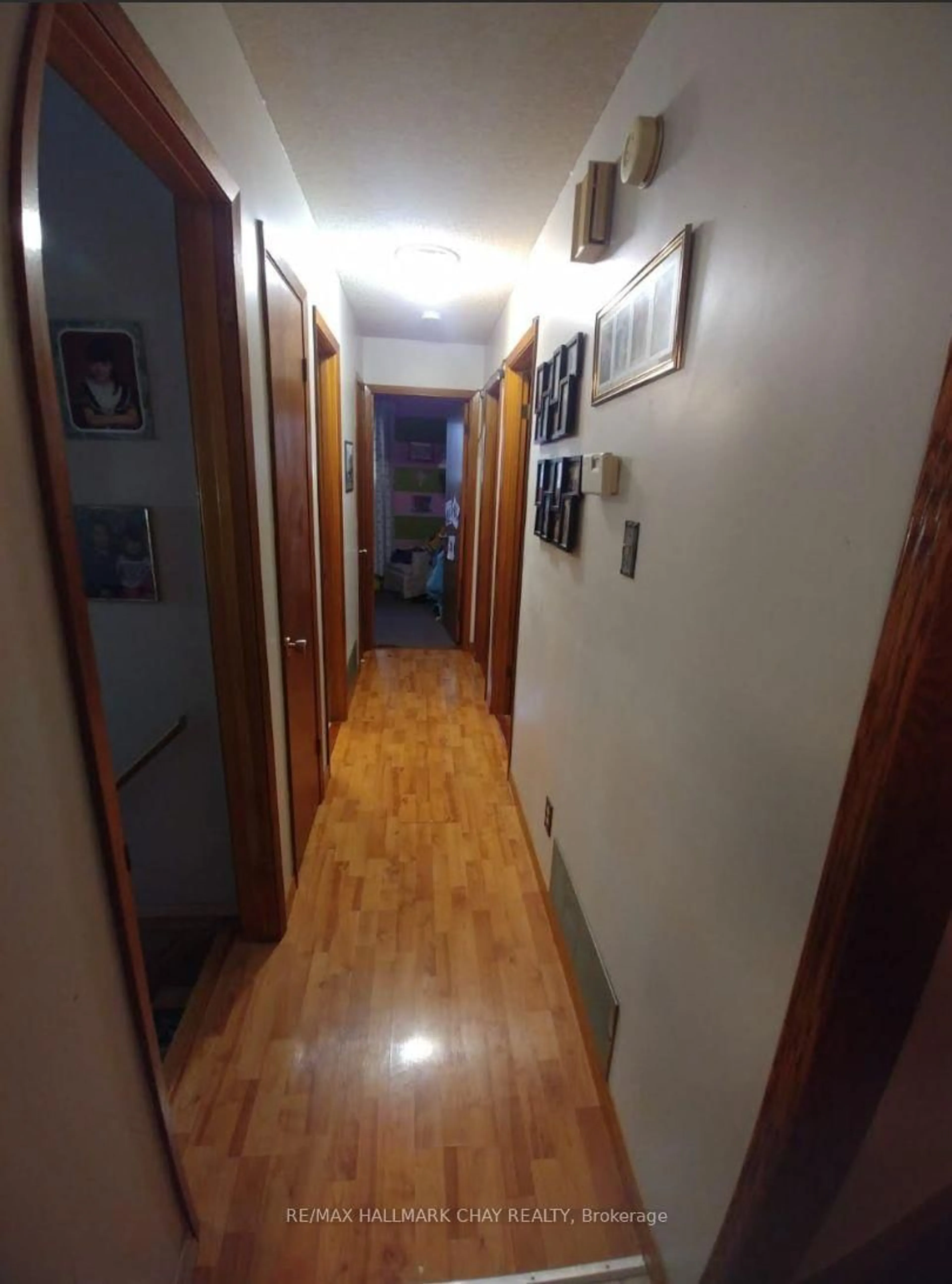 Indoor foyer for 106 Zima Cres, Bradford West Gwillimbury Ontario L3Z 2E4