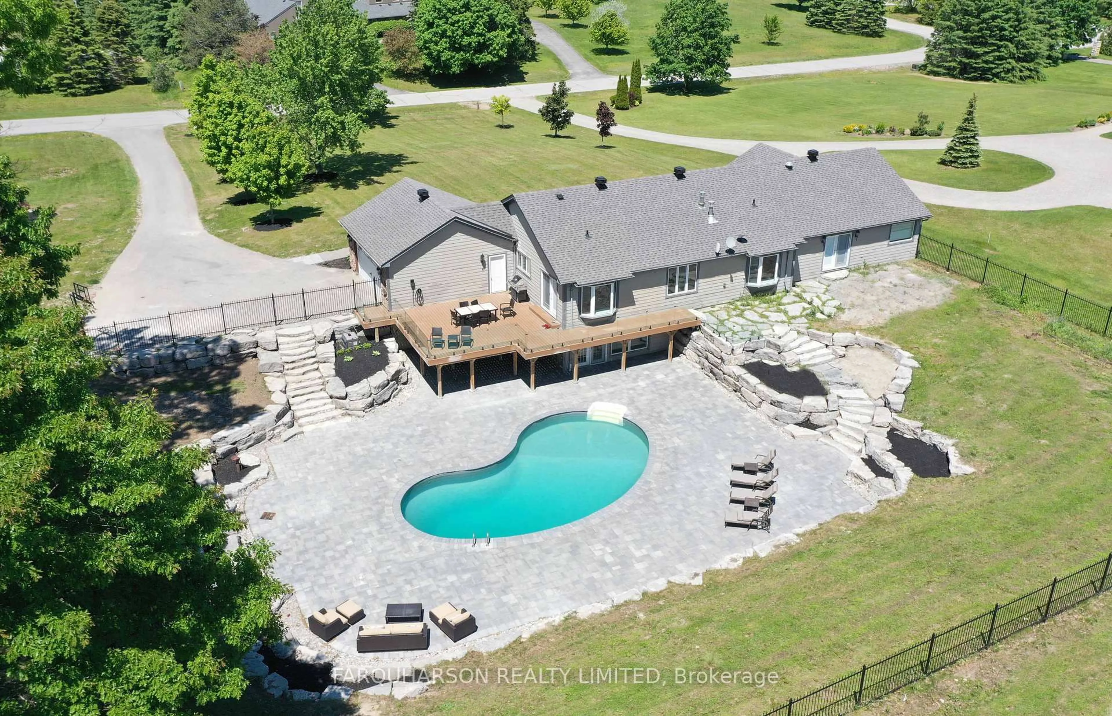 A pic from outside/outdoor area/front of a property/back of a property/a pic from drone, water/lake/river/ocean view for 23 Silver Spring Cres, Uxbridge Ontario L9P 1R4