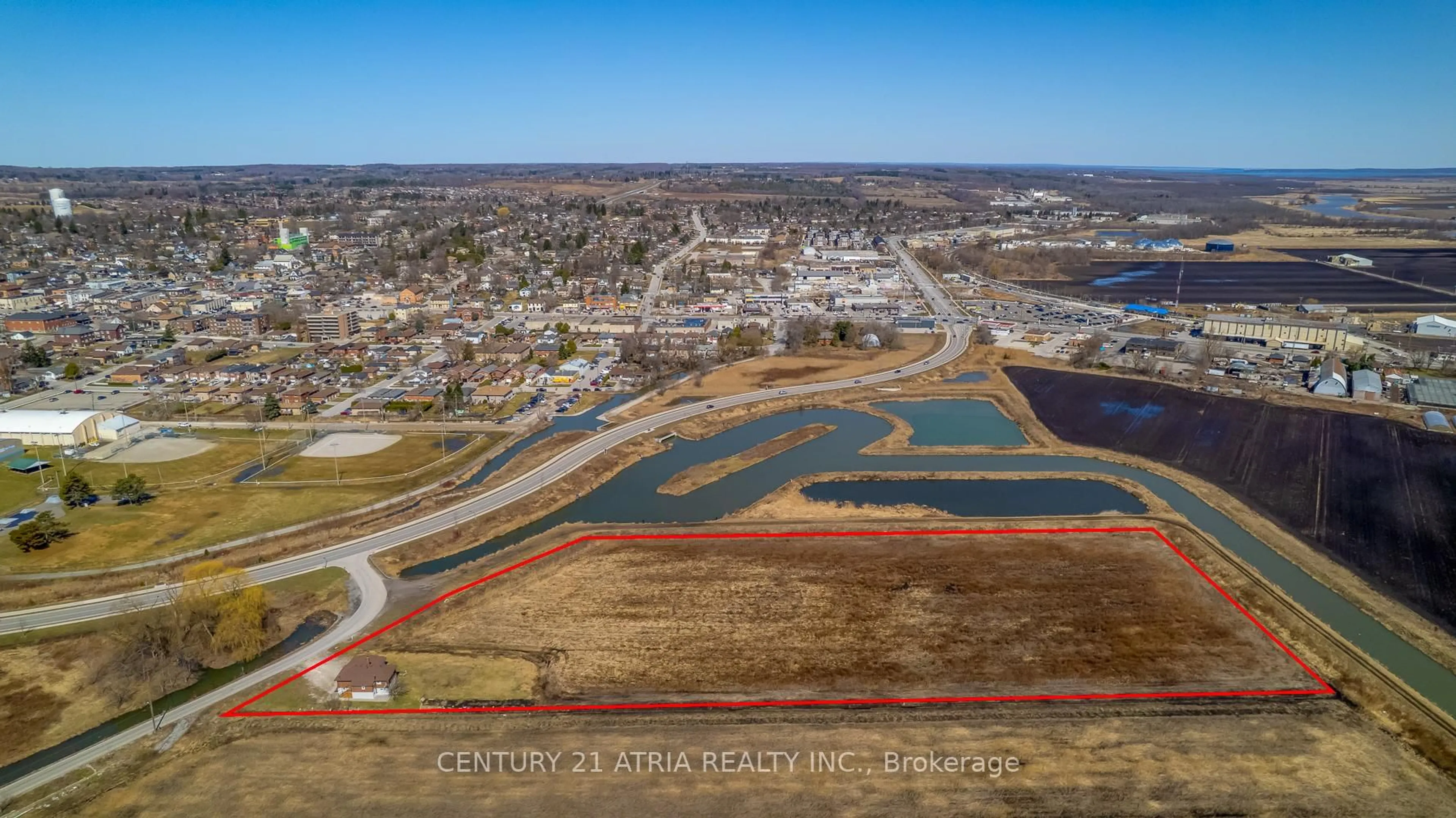 A pic from outside/outdoor area/front of a property/back of a property/a pic from drone, water/lake/river/ocean view for 159 Morris Rd, Bradford West Gwillimbury Ontario L3Z 2A2