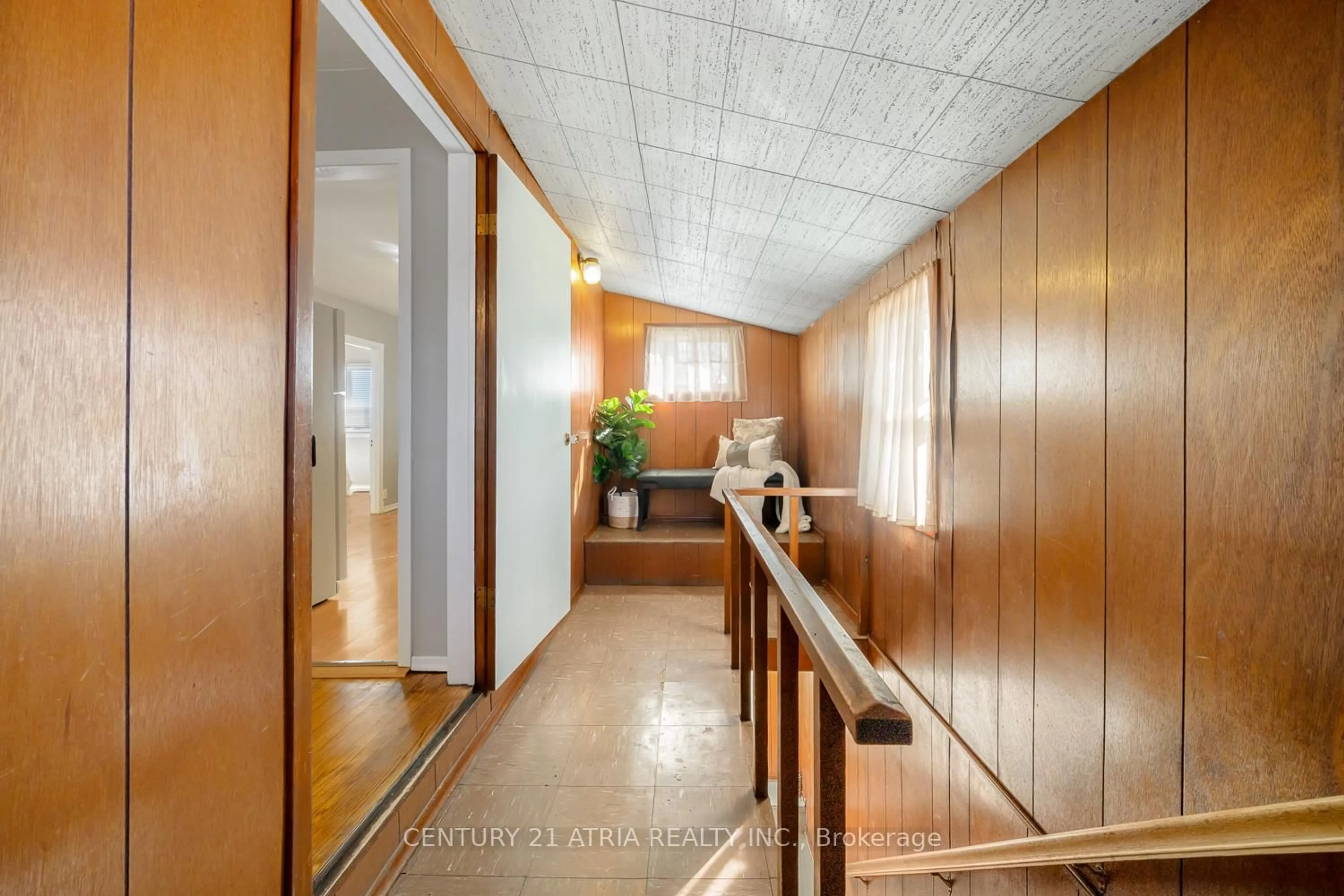 Indoor foyer for 159 Morris Rd, Bradford West Gwillimbury Ontario L3Z 2A2