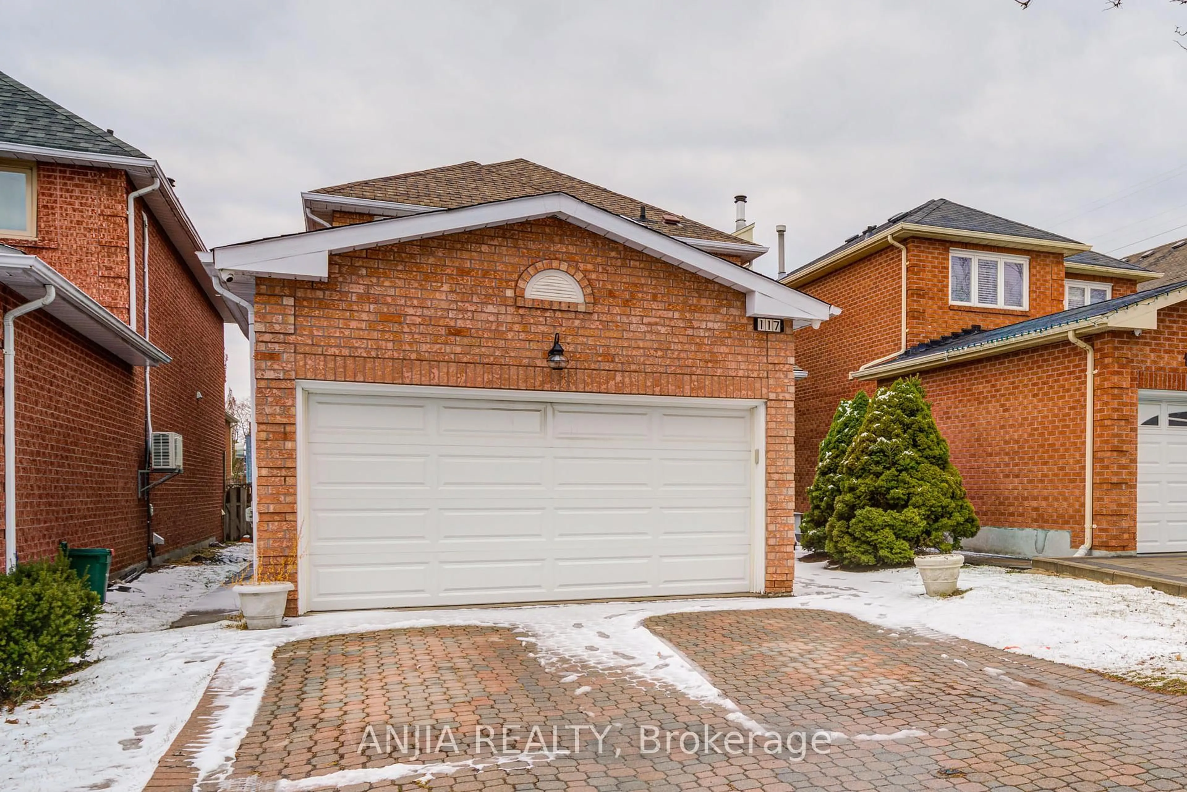 Home with brick exterior material, street for 117 Redondo Dr, Vaughan Ontario L4J 7S6