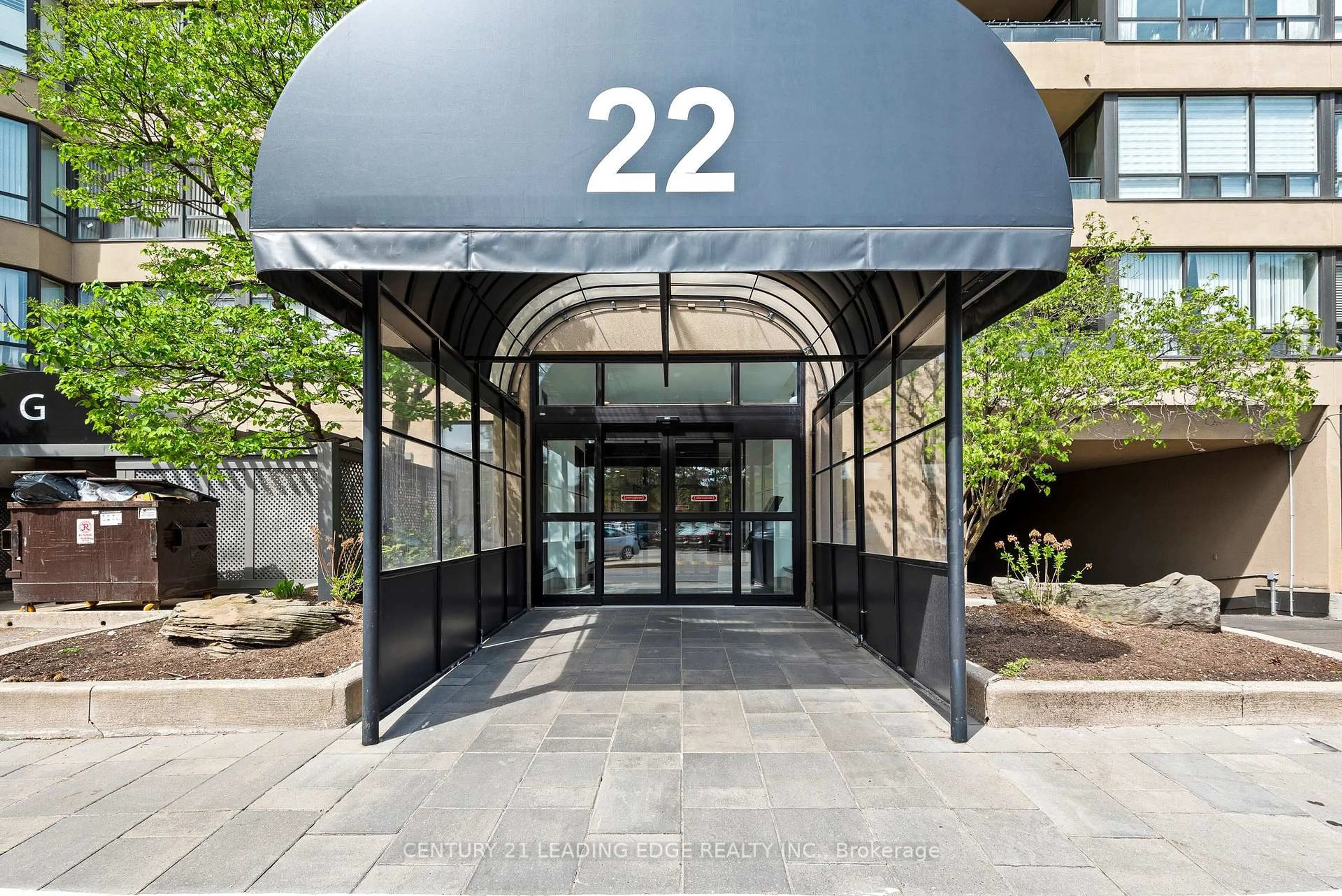 Indoor foyer for 22 Clarissa Dr #1414, Richmond Hill Ontario L4C 9R6