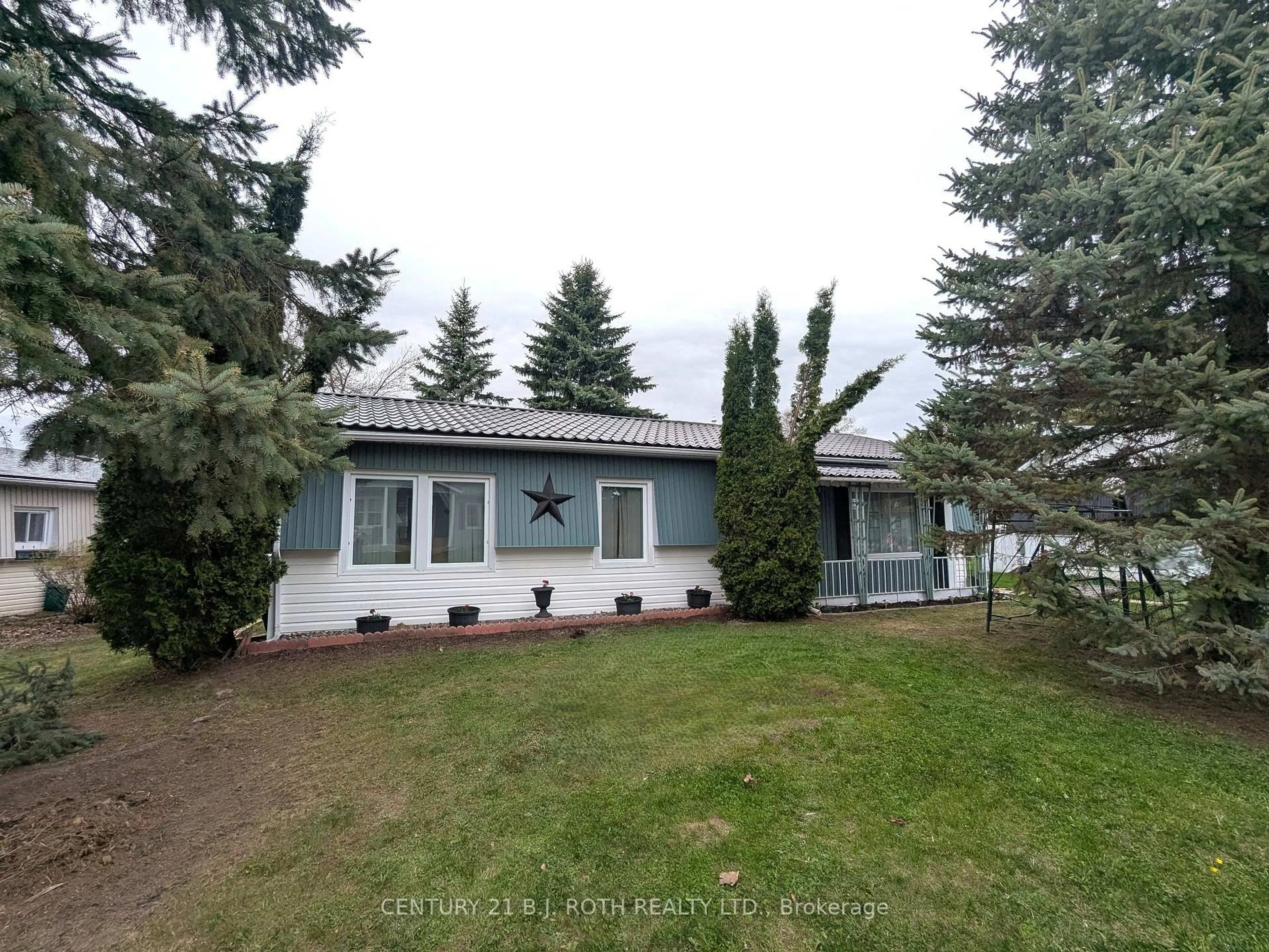 A pic from outside/outdoor area/front of a property/back of a property/a pic from drone, unknown for 66 Linden Lane, Innisfil Ontario L9S 1P2