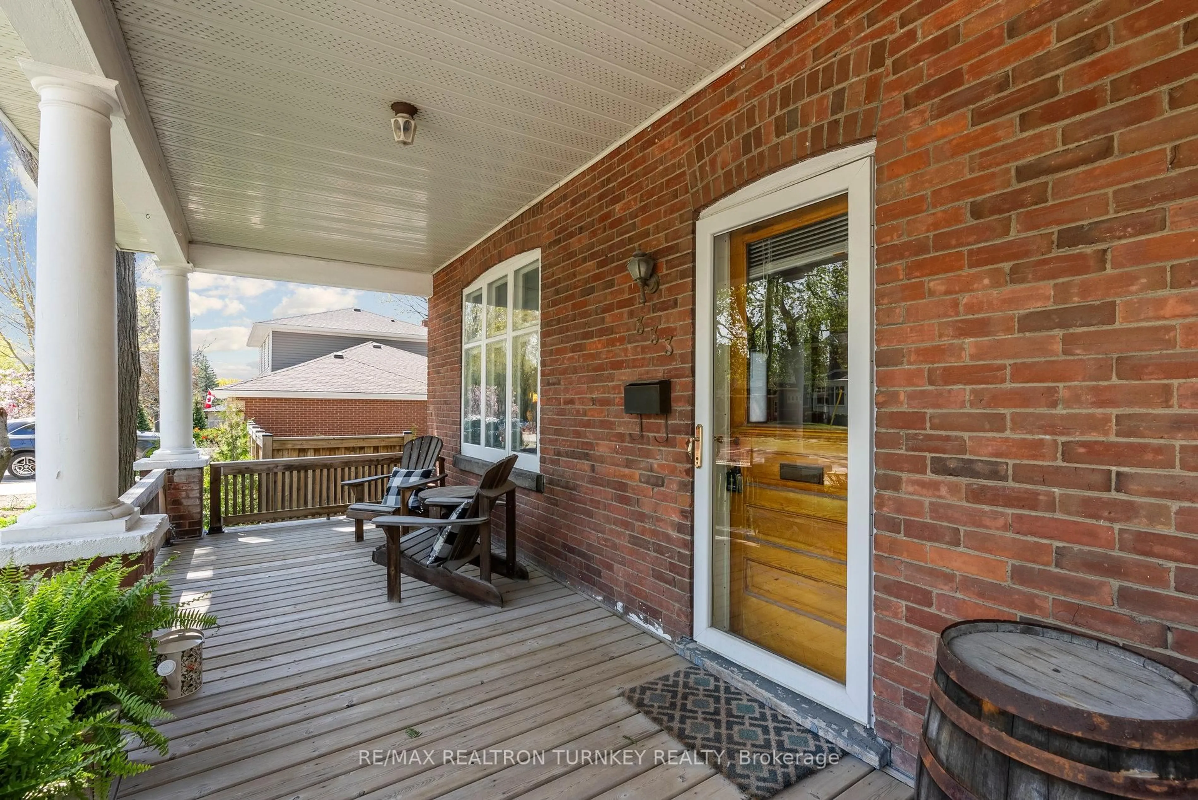 Unknown for 333 Millard Ave, Newmarket Ontario L3Y 1Z5