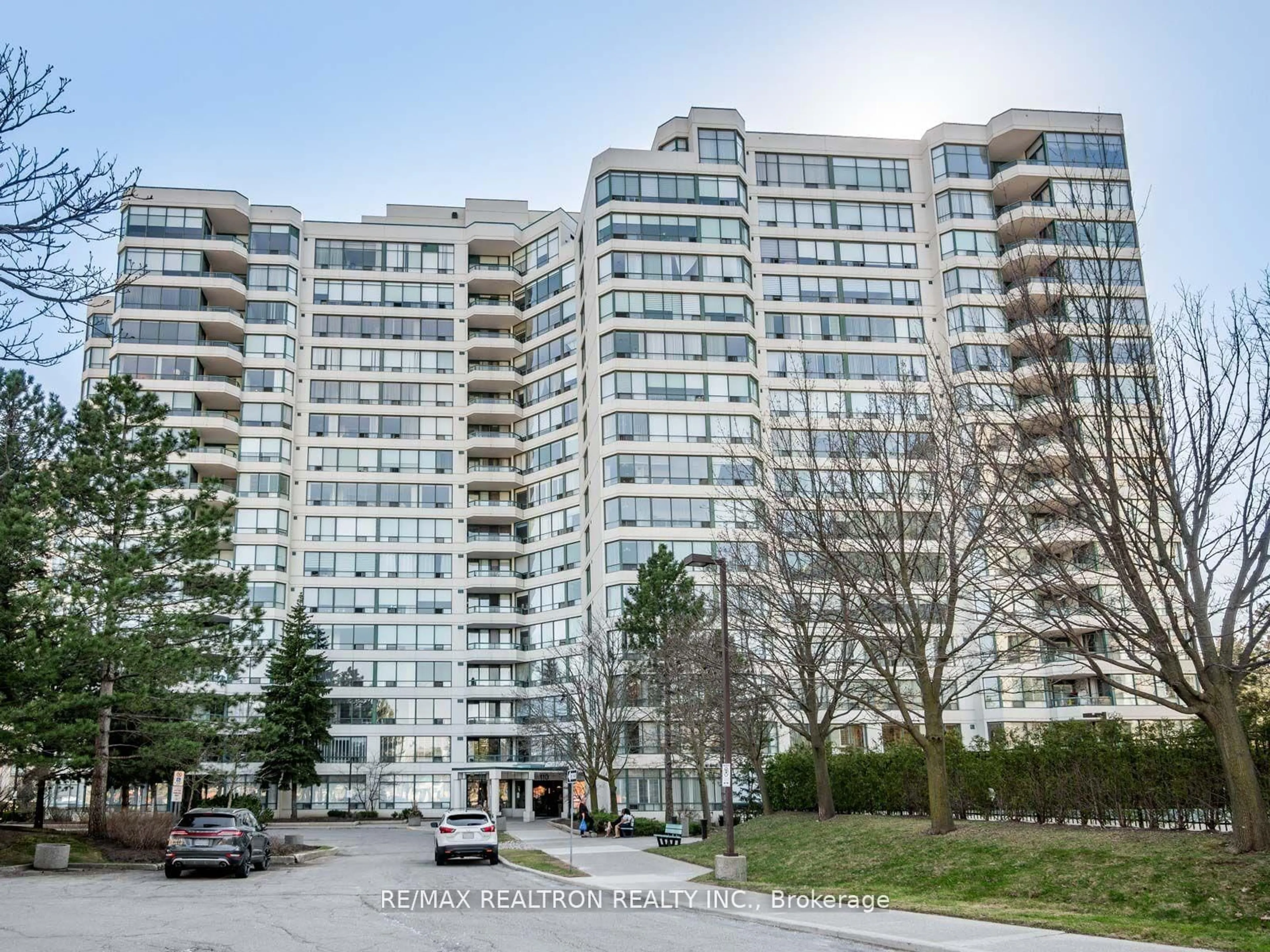Unknown for 110 Promenade Circ #307, Vaughan Ontario L4J 7W8