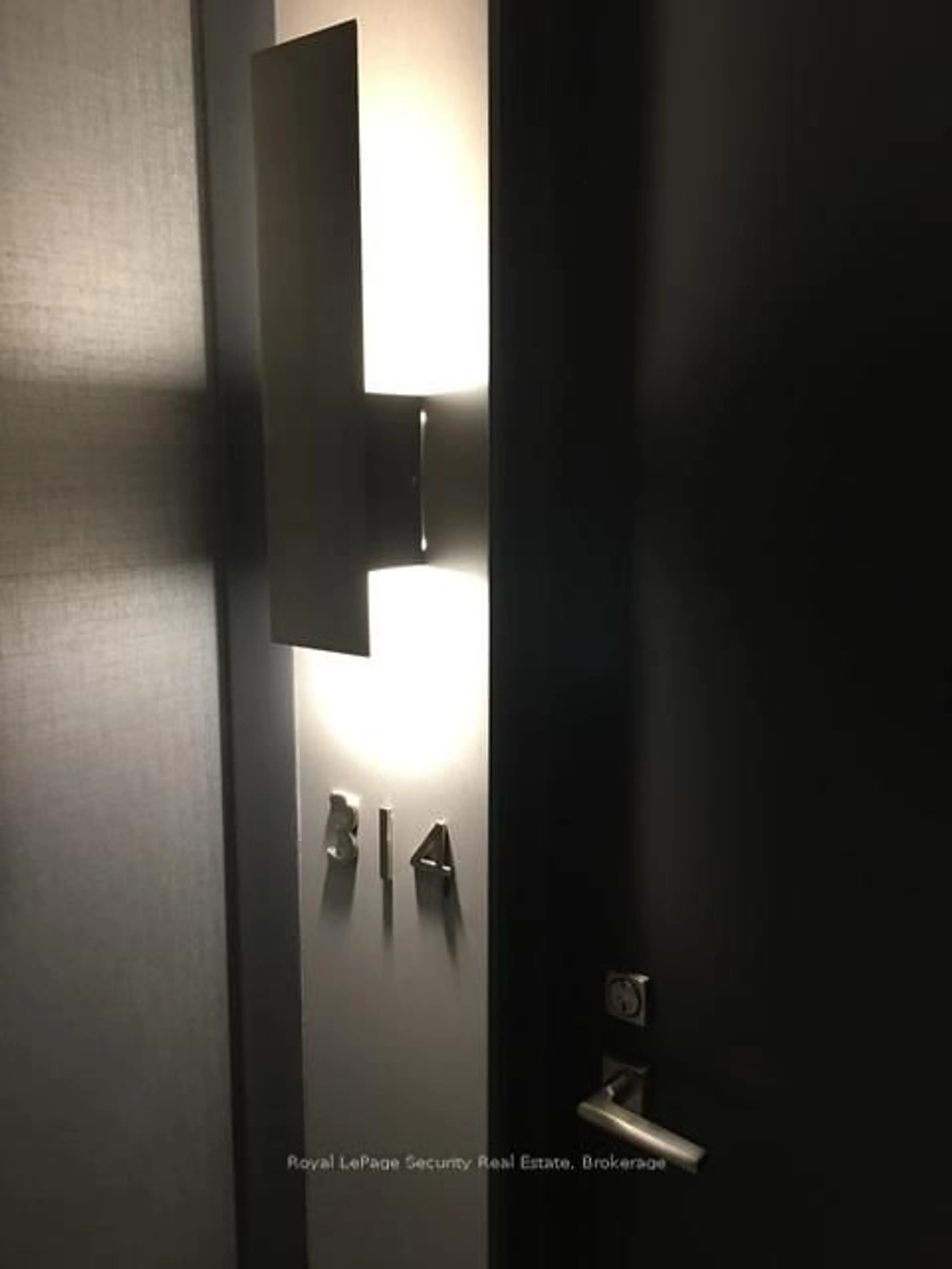 A pic of a room for 2916 Highway 7 Rd #315, Vaughan Ontario N5A 6S5