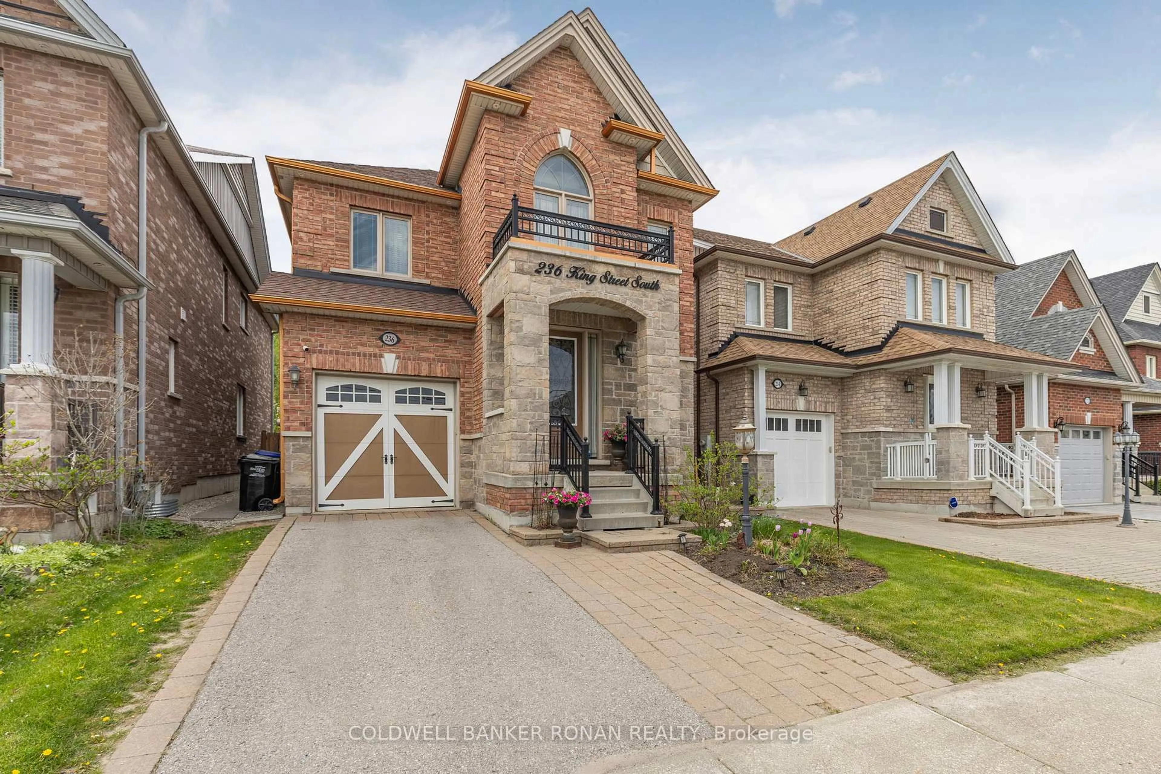 Home with brick exterior material, street for 236 King St, New Tecumseth Ontario L9R 0H6