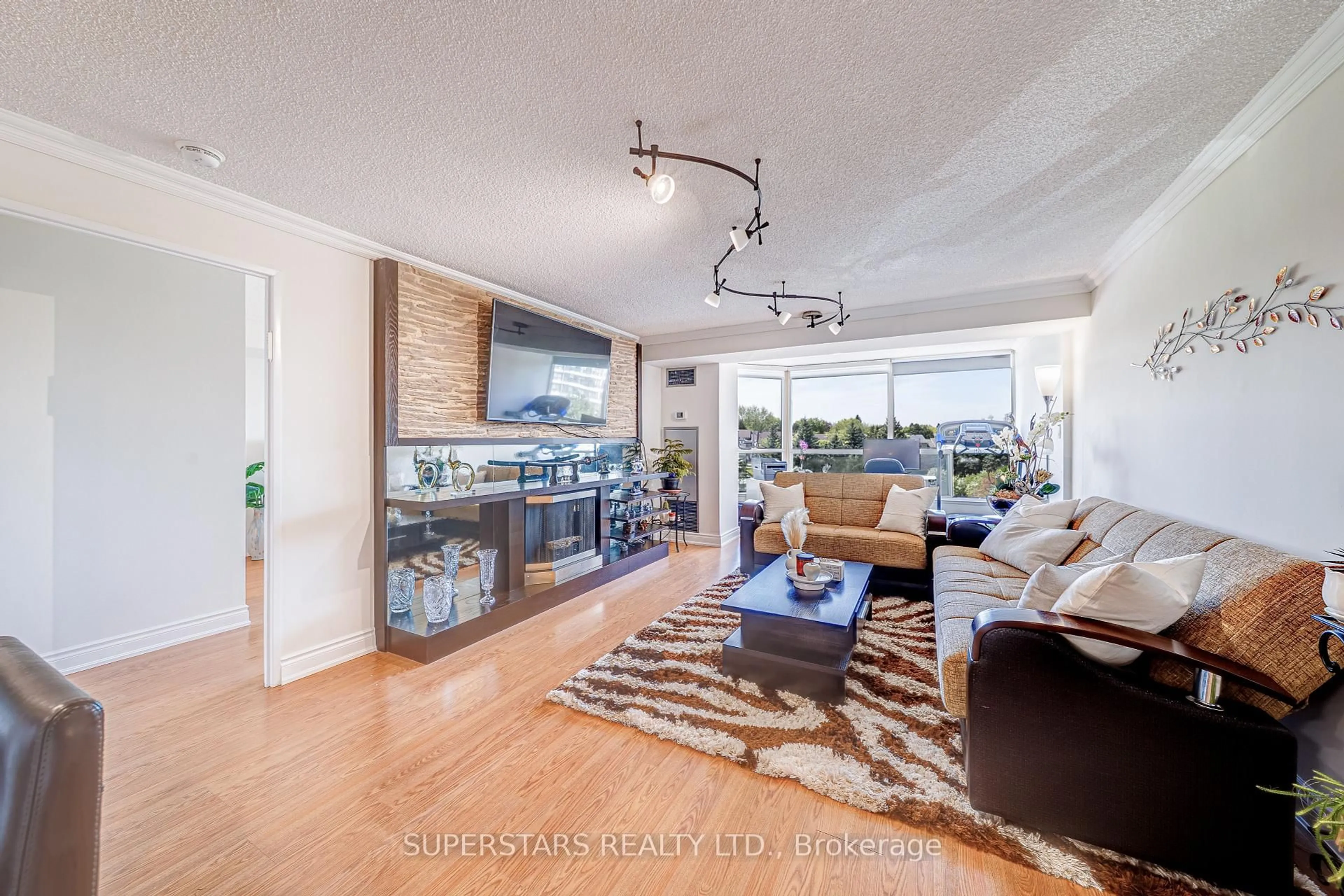 Living room with furniture, unknown for 7300 Yonge St #512, Vaughan Ontario L4J 7Y5