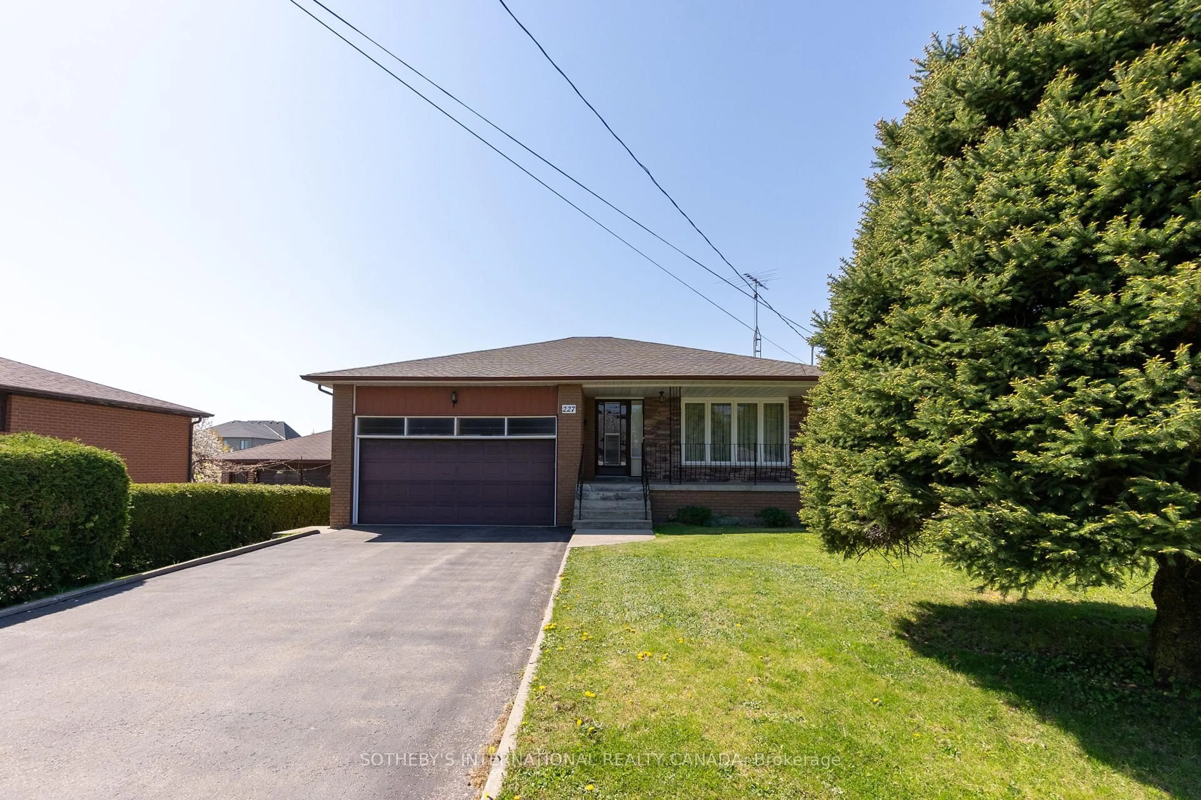 Home with brick exterior material, street for 227 Elgin Mills Rd, Richmond Hill Ontario L4C 4M1