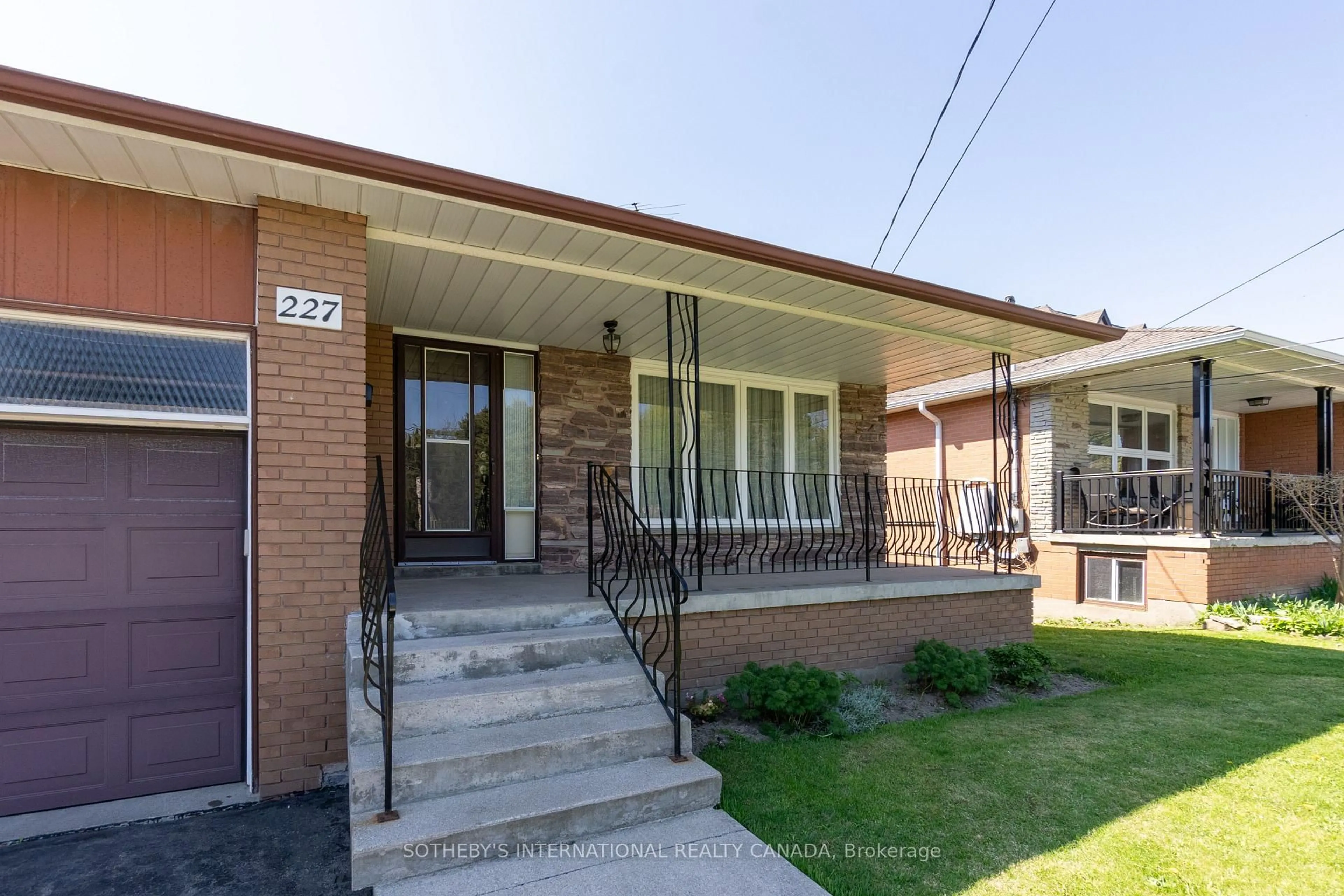 Home with brick exterior material, street for 227 Elgin Mills Rd, Richmond Hill Ontario L4C 4M1