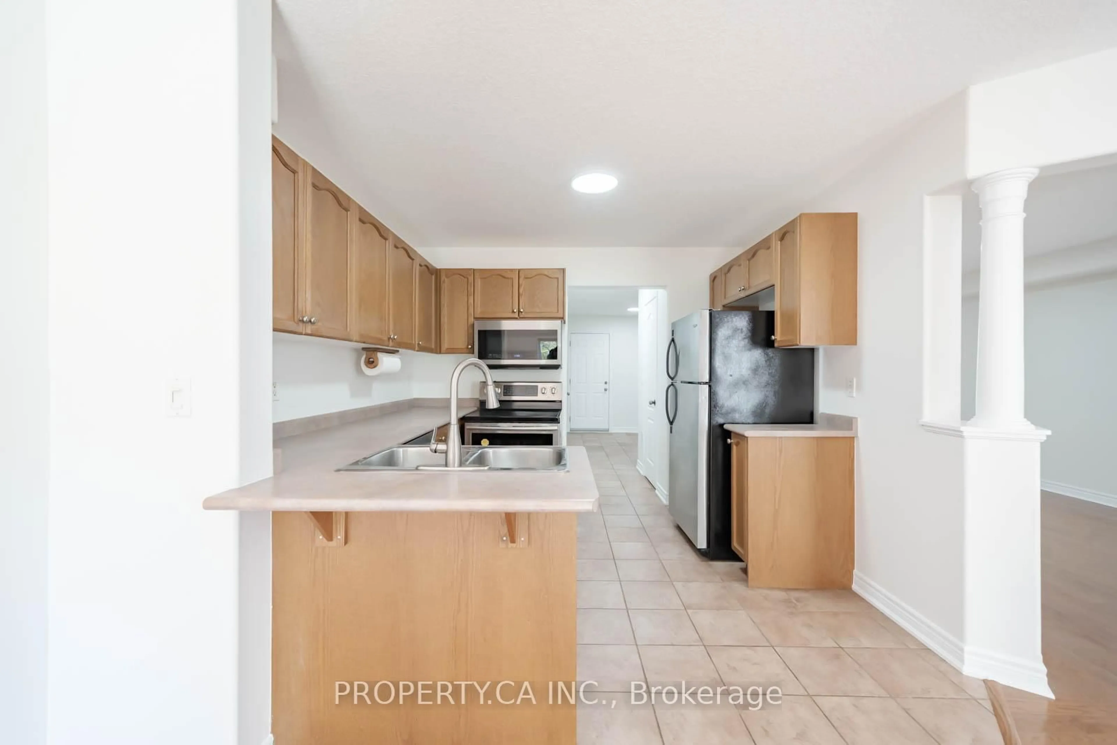 Standard kitchen, unknown for 1187 Booth Ave, Innisfil Ontario L9S 4W1