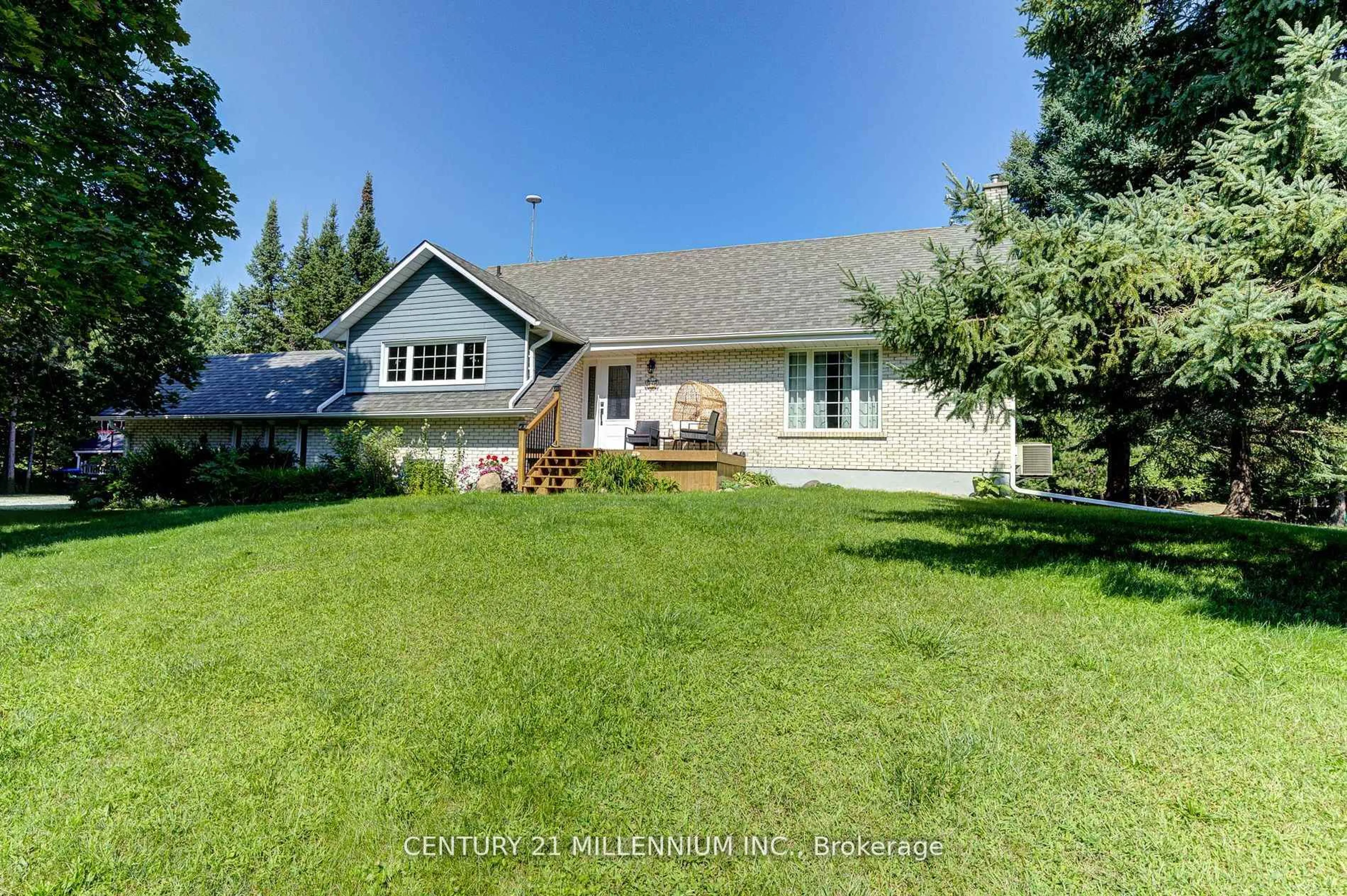 A pic from outside/outdoor area/front of a property/back of a property/a pic from drone, unknown for 19 Gallowood Tr, Adjala-Tosorontio Ontario L0M 1J0