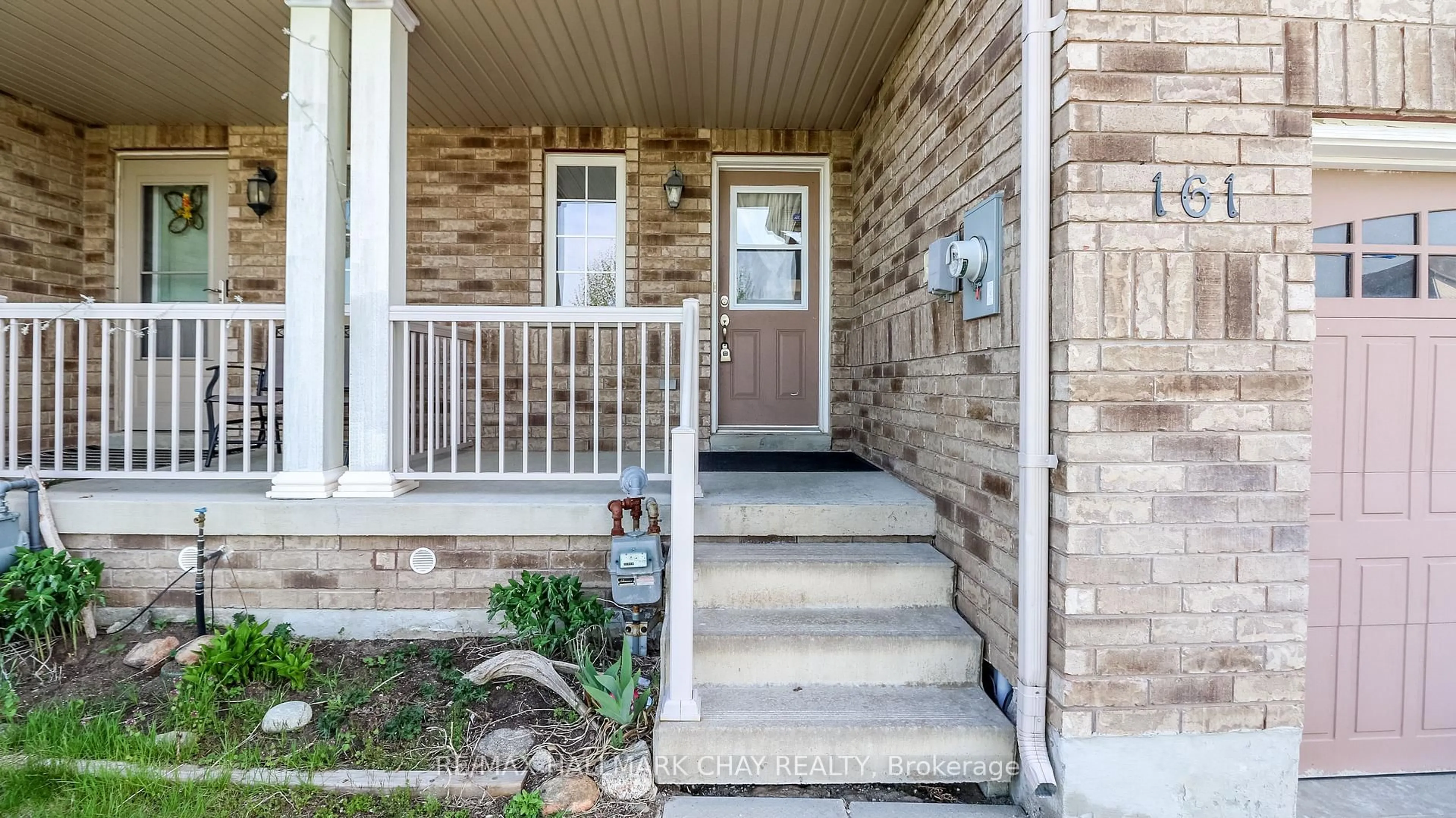 Indoor entryway for 161 Greenwood Dr, Essa Ontario L0M 1B4