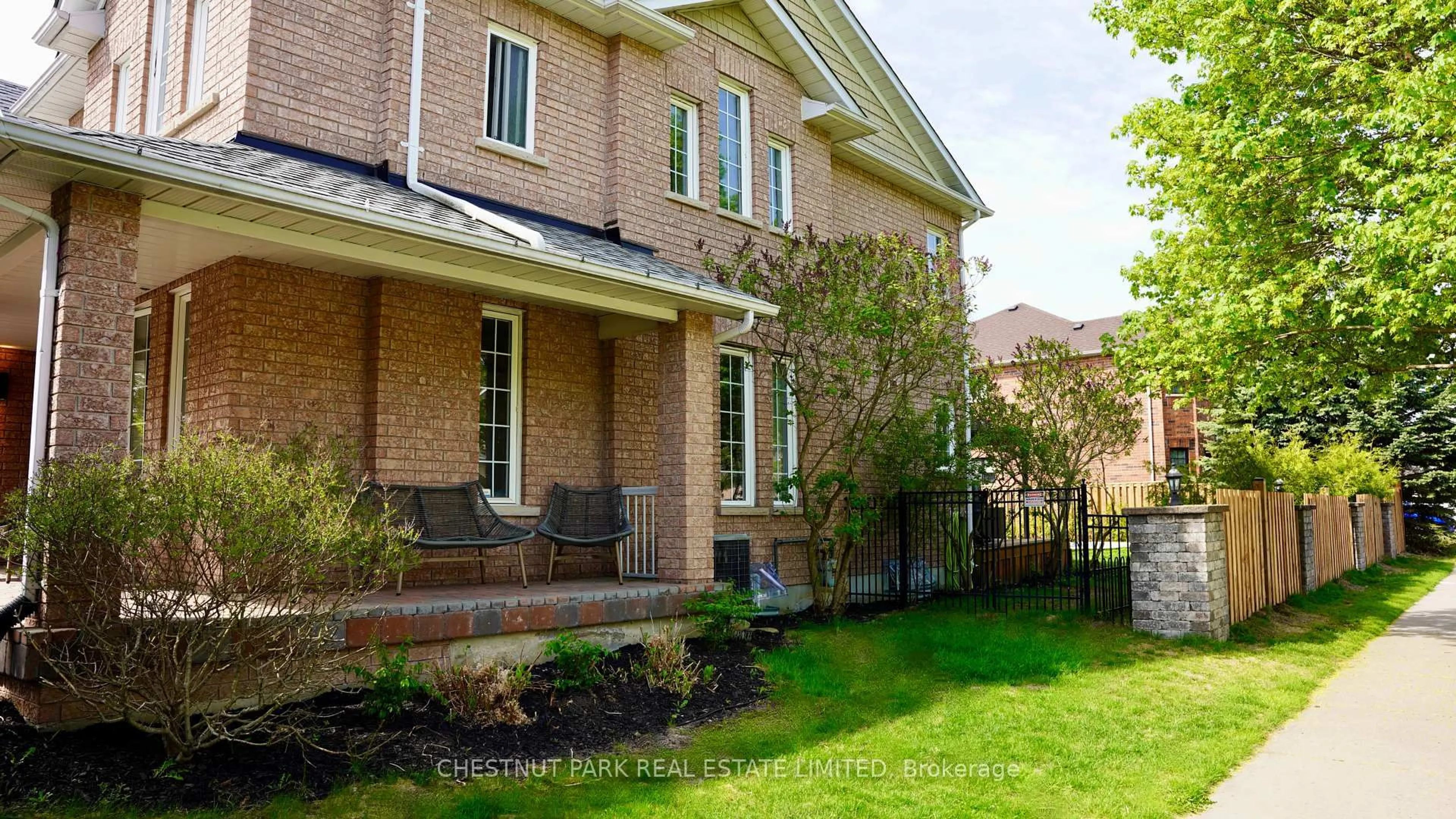 Home with brick exterior material, street for 122 Herrema Blvd, Uxbridge Ontario L9P 1B1