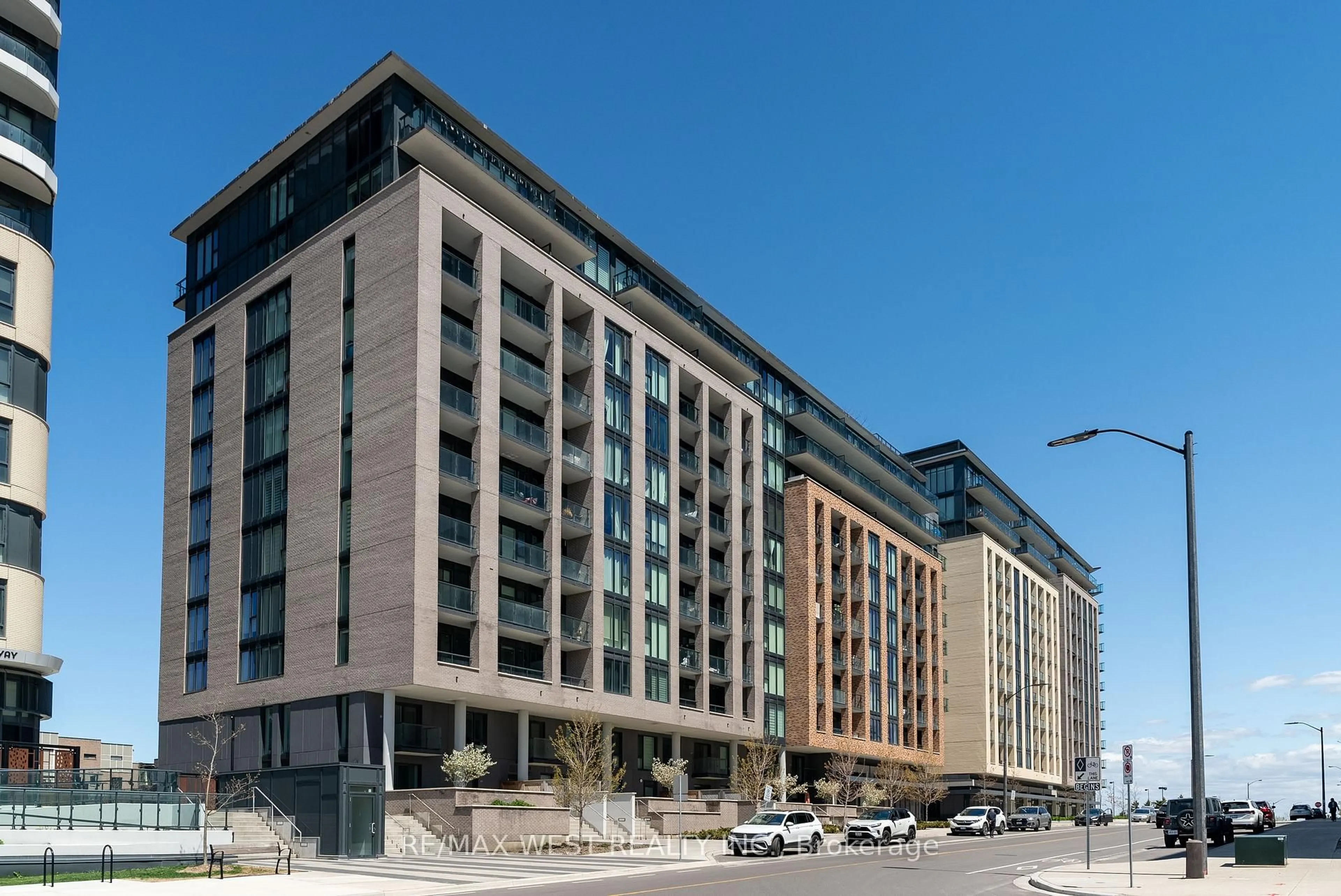 Unknown for 100 Eagle Rock Way #924, Vaughan Ontario L6A 5A7