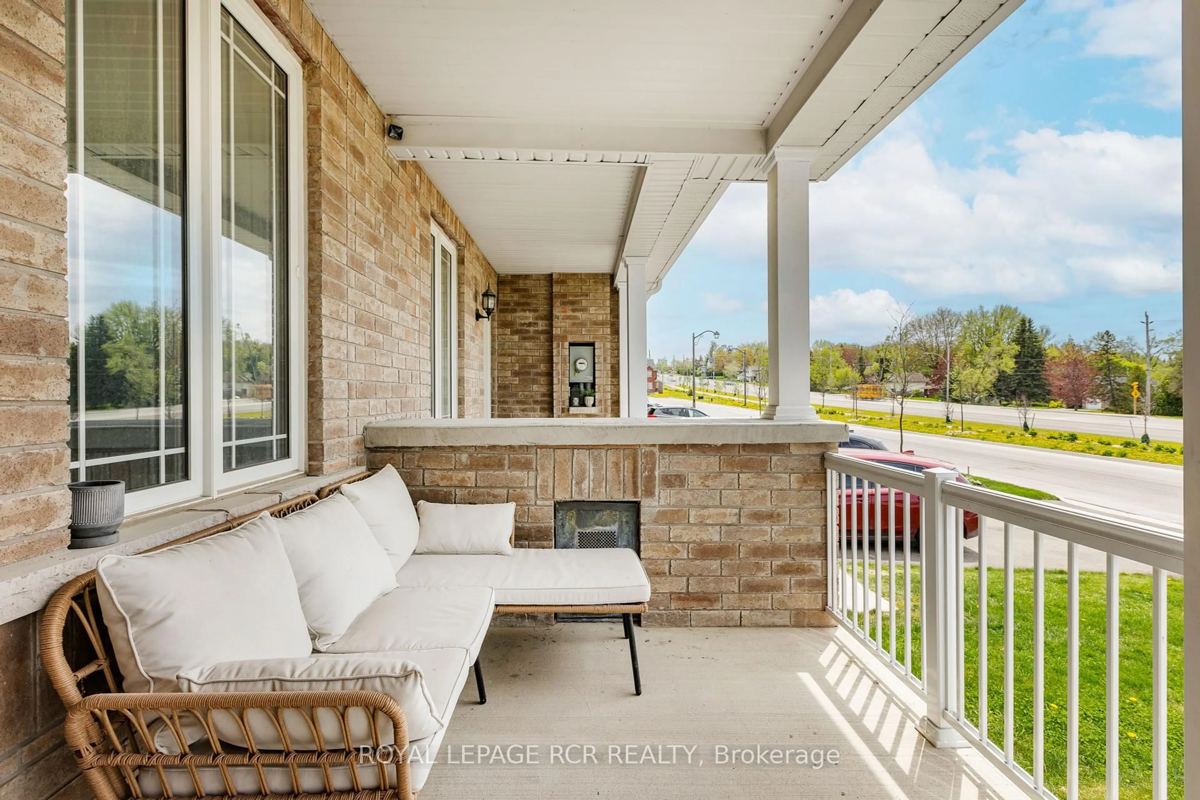 Patio, water/lake/river/ocean view for 56 Kingknoll Cres, Georgina Ontario L4P 0H7
