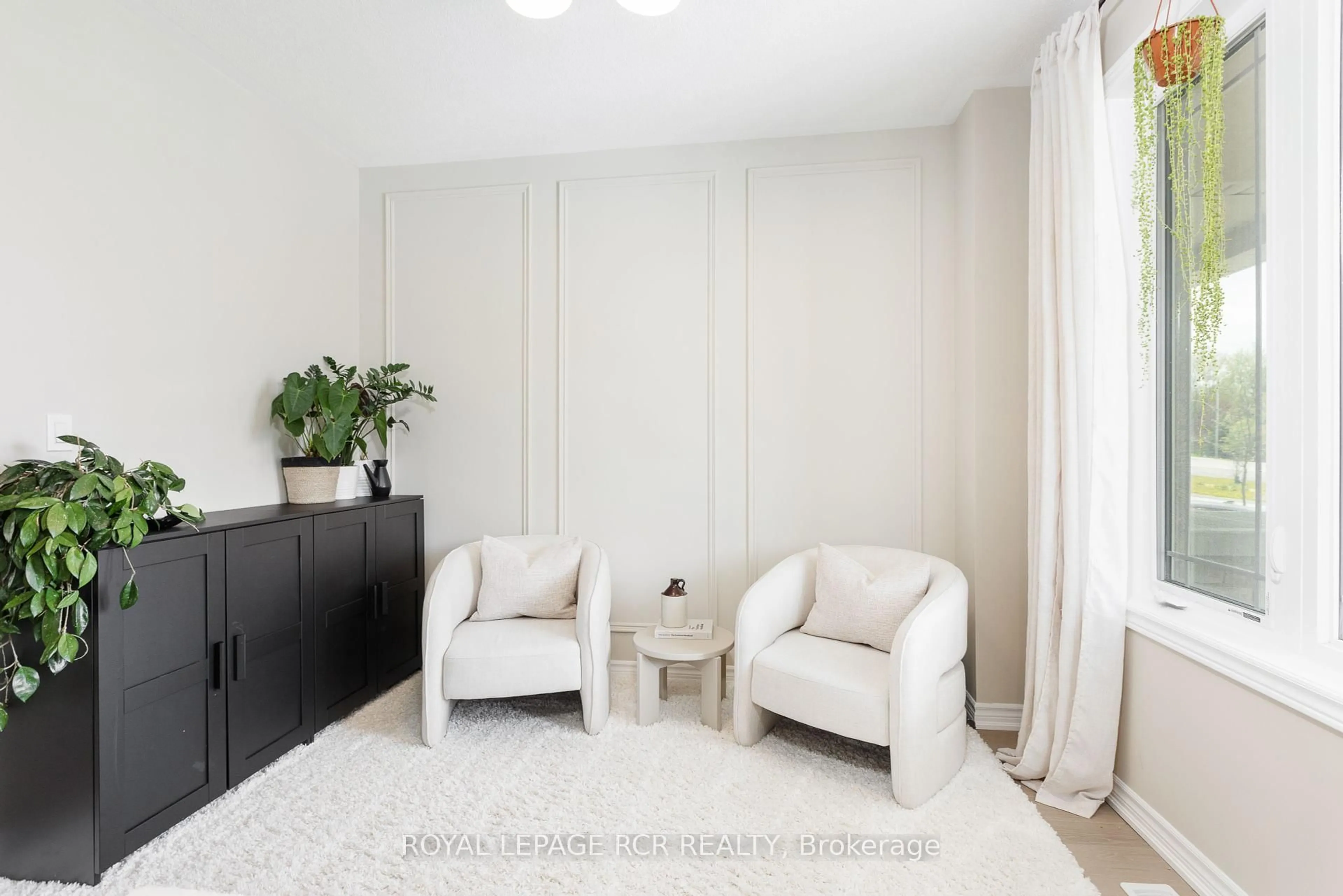 Living room with furniture, unknown for 56 Kingknoll Cres, Georgina Ontario L4P 0H7