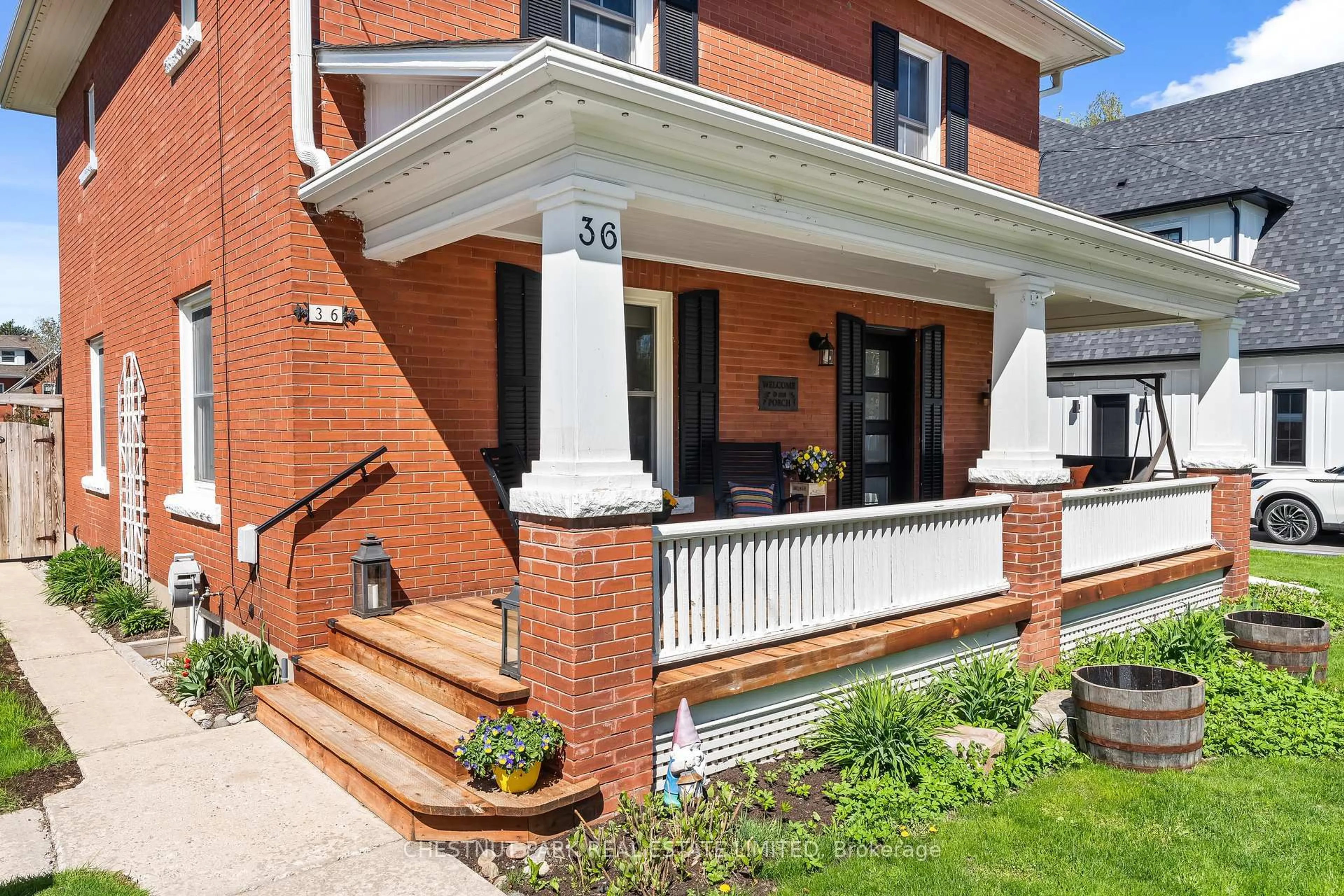 Home with brick exterior material, street for 36 Third Ave, Uxbridge Ontario L9P 1K5