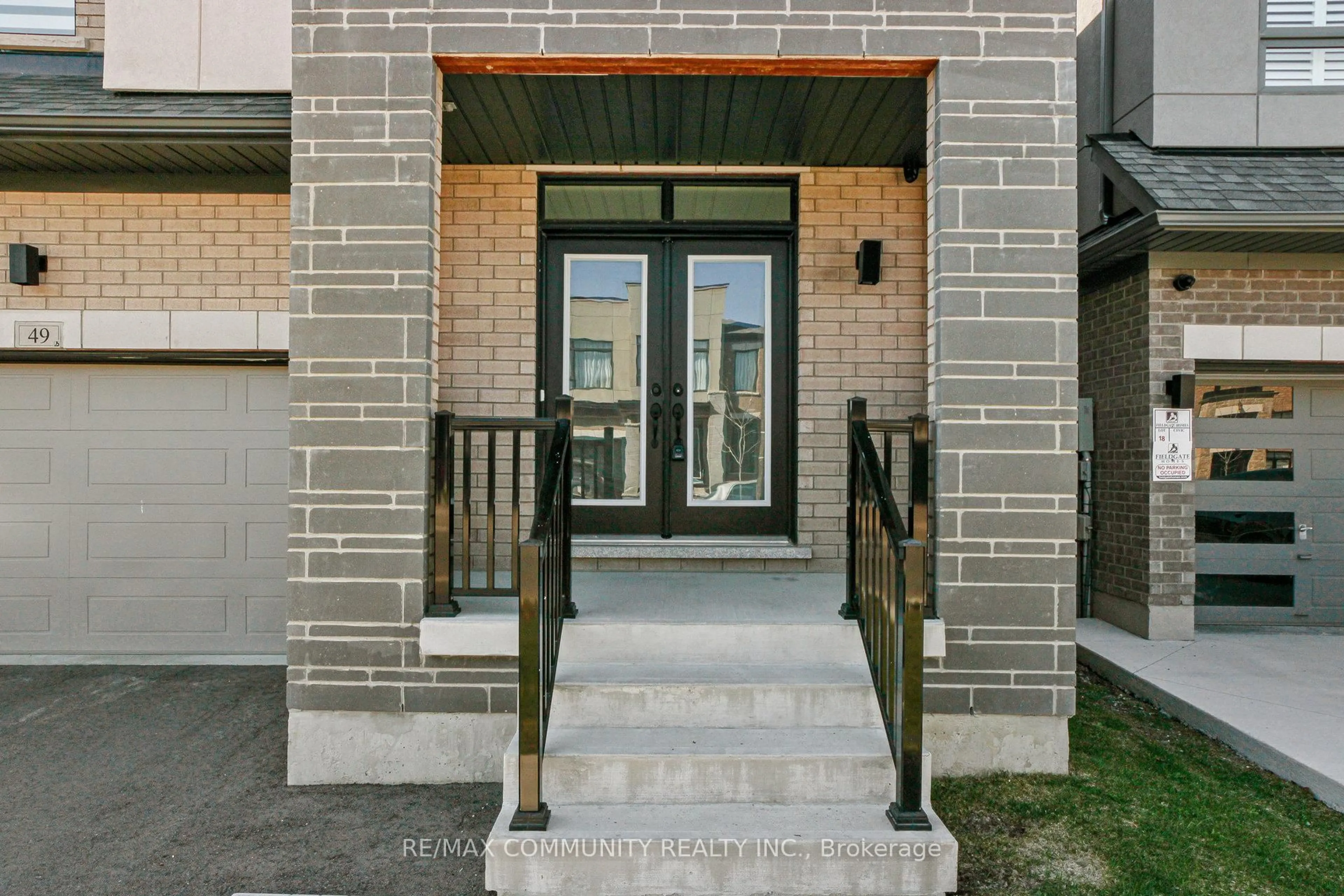 Indoor entryway for 49 Conductor Ave, Whitchurch-Stouffville Ontario L4A 4X5