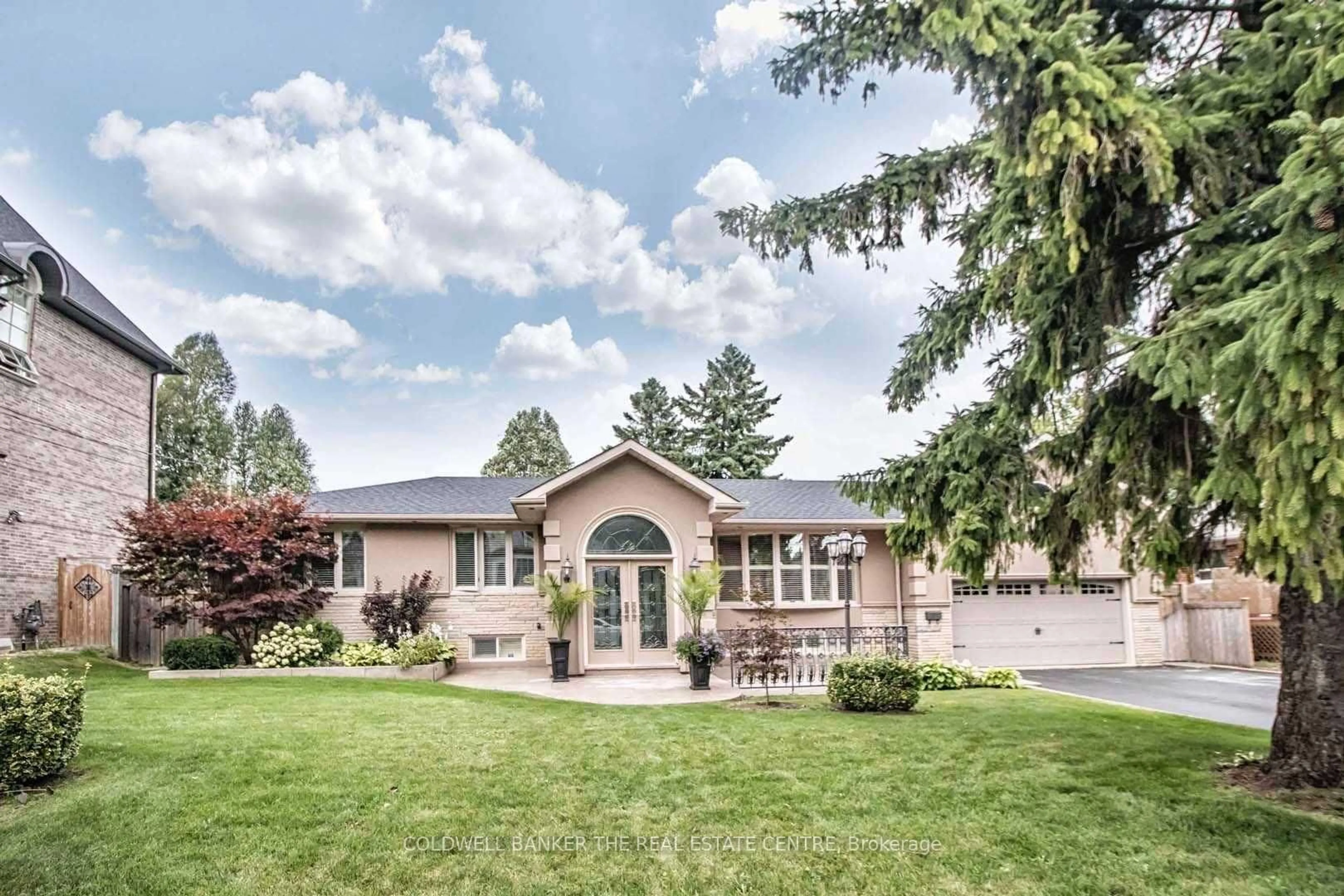 Home with brick exterior material, unknown for 4 Orlon Cres, Richmond Hill Ontario L4C 6S5