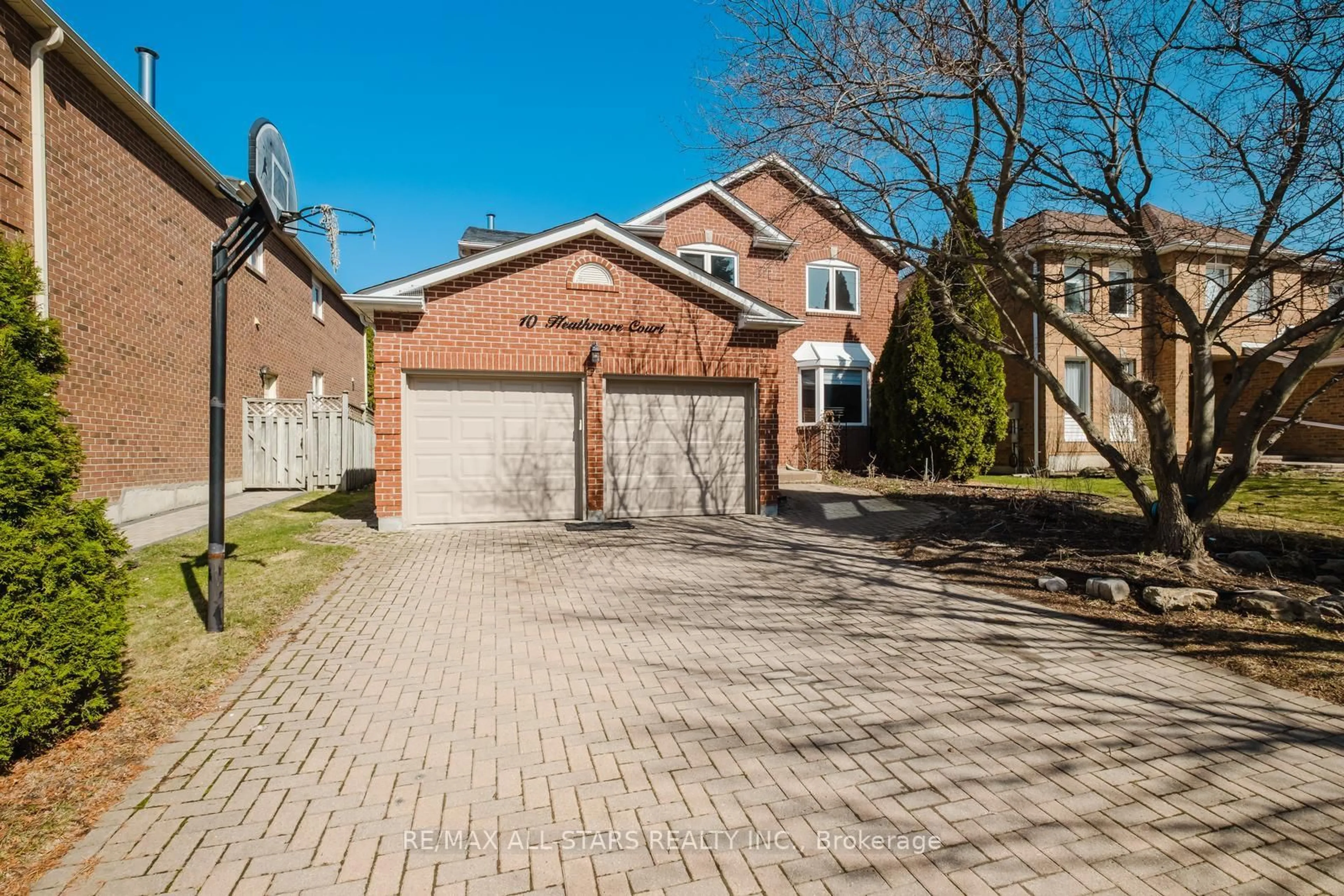 Home with brick exterior material, street for 10 Heathmore Crt, Markham Ontario L3R 8J1