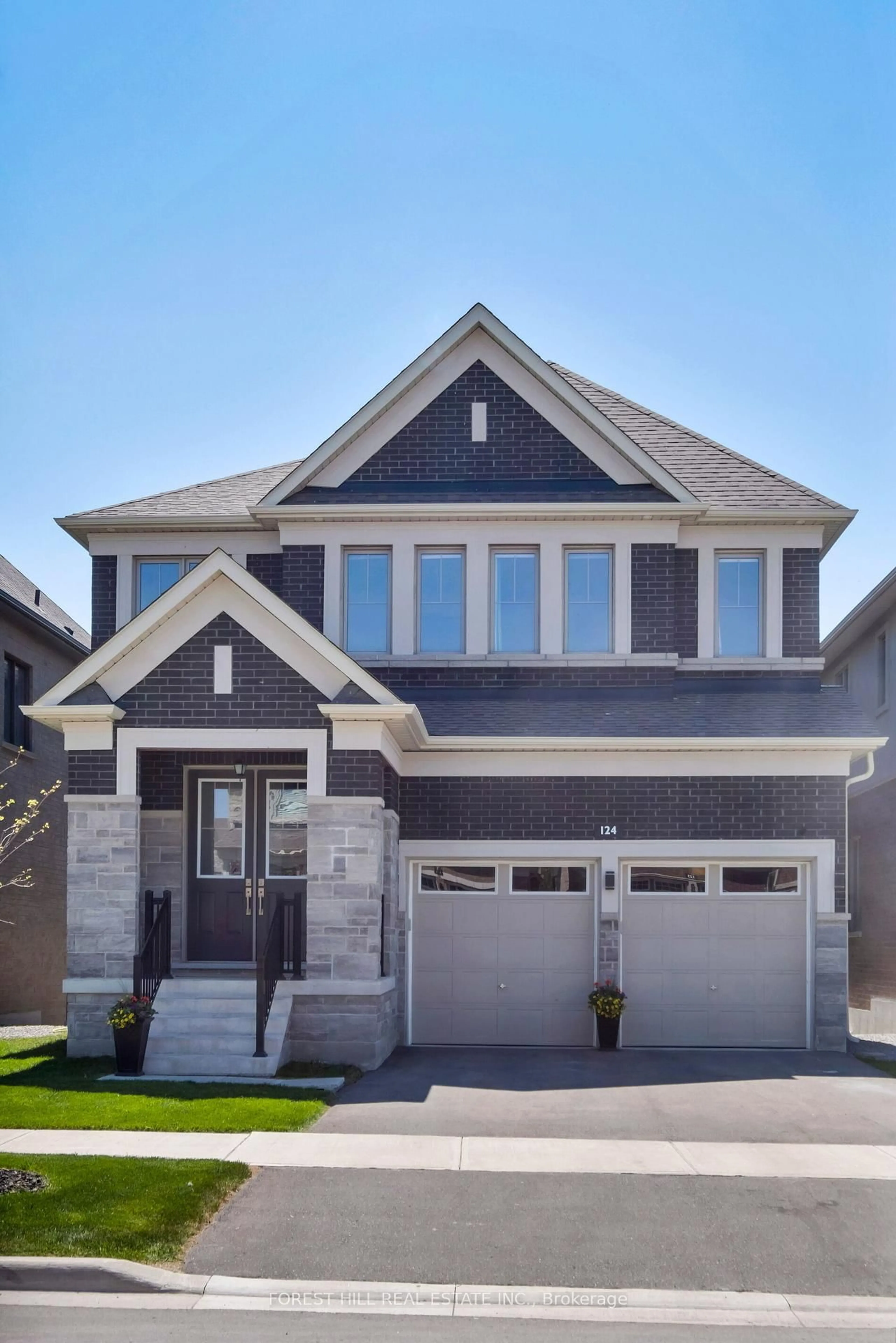 Home with brick exterior material, street for 124 Sikura Circ, Aurora Ontario L4G 3Y9