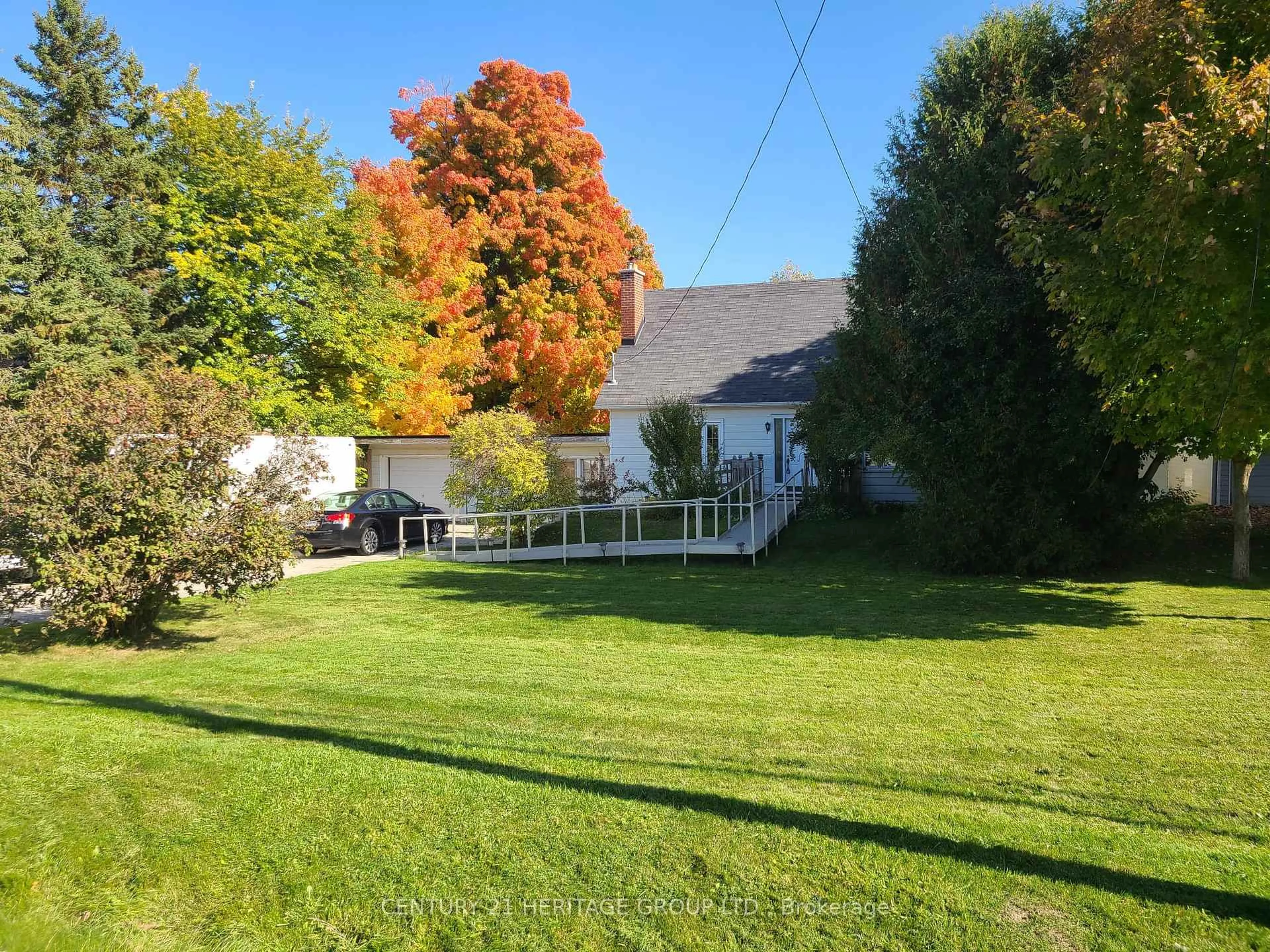 A pic from outside/outdoor area/front of a property/back of a property/a pic from drone, street for 10911 Victoria Square Blvd, Markham Ontario L6C 1J4