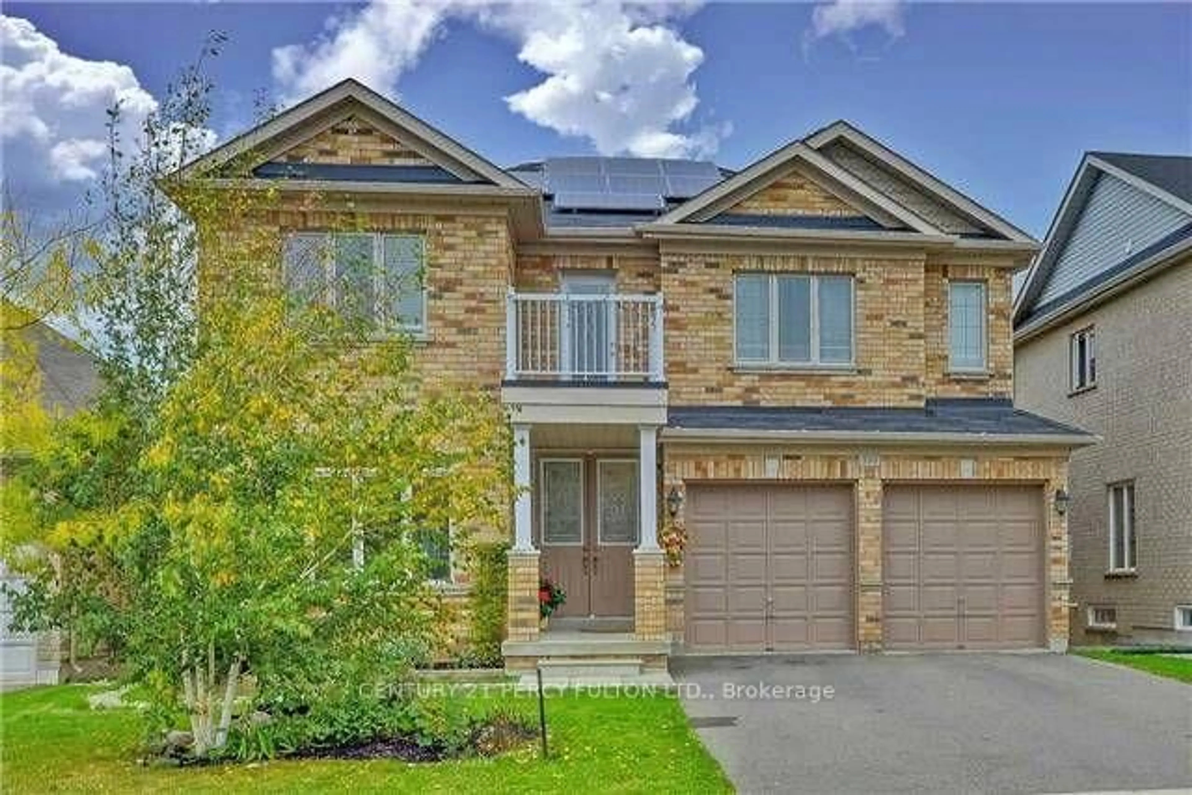 Home with brick exterior material, street for 359 Woodspring Ave, Newmarket Ontario L3X 3H1