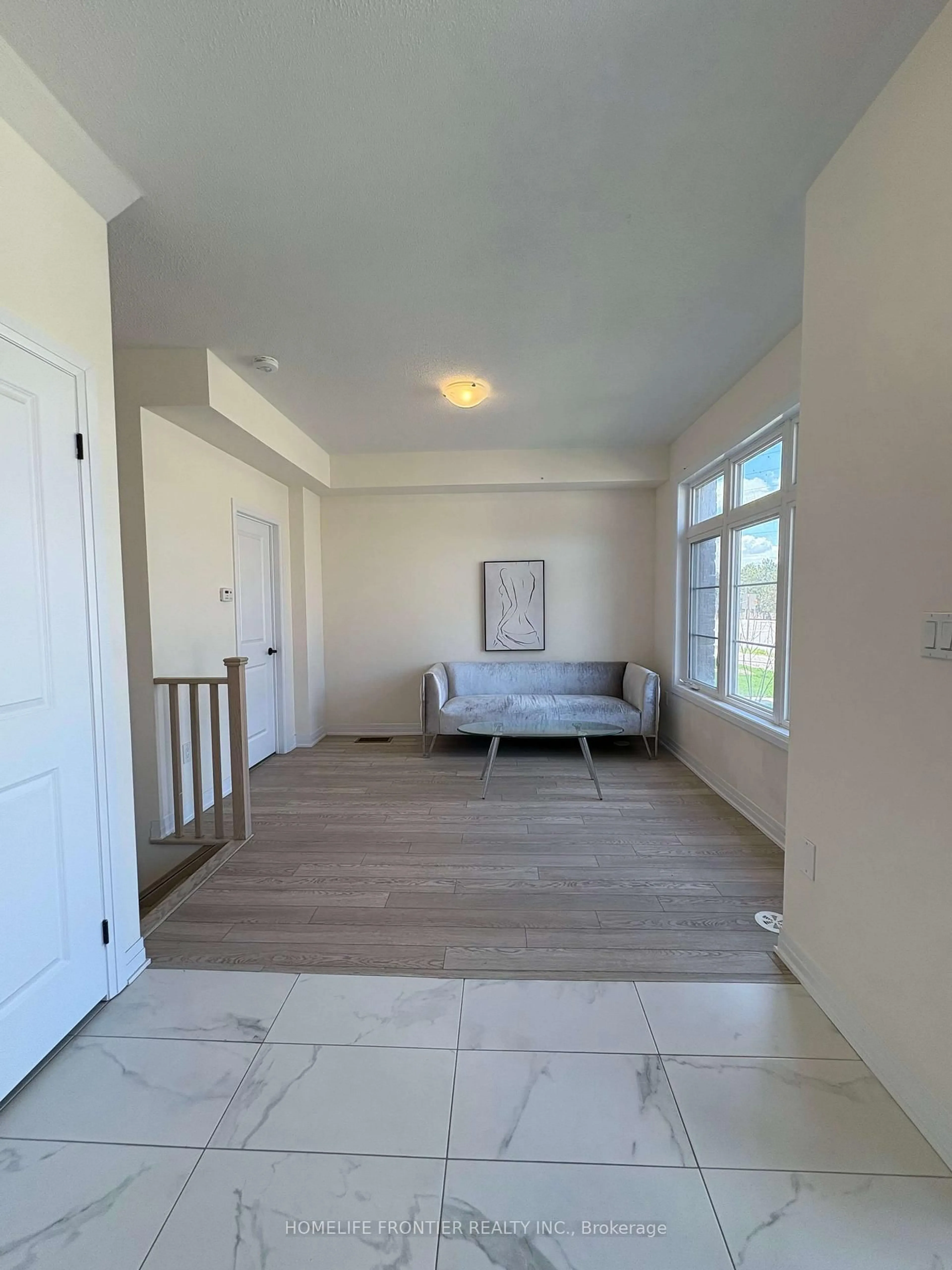 Indoor entryway for 118 De La Roche Dr, Vaughan Ontario L4H 5A3